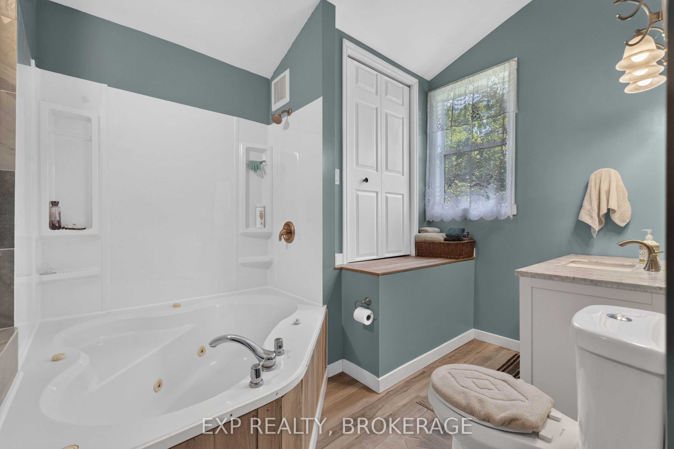 5105 Battersea Road Property Photo 14