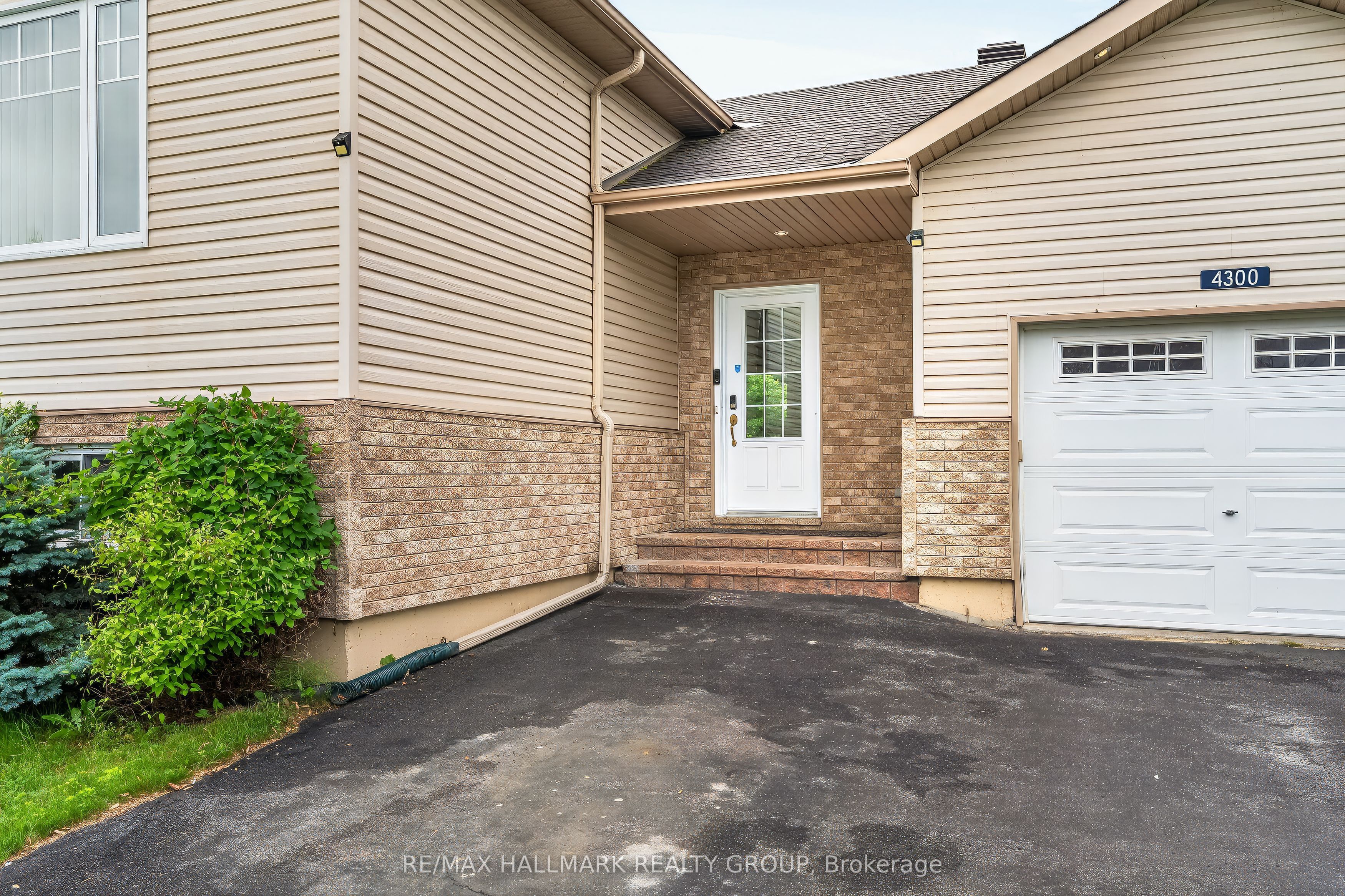 4300 Schell Street Property Photo 4