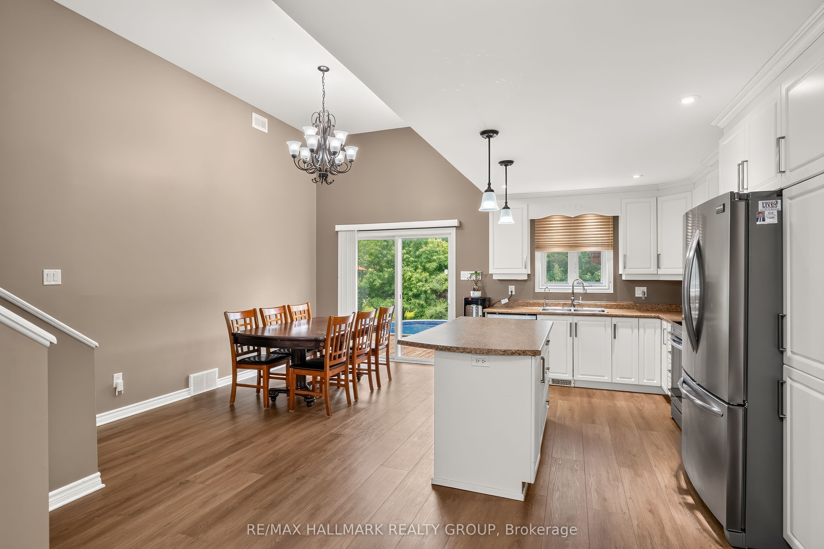 4300 Schell Street Property Photo 6