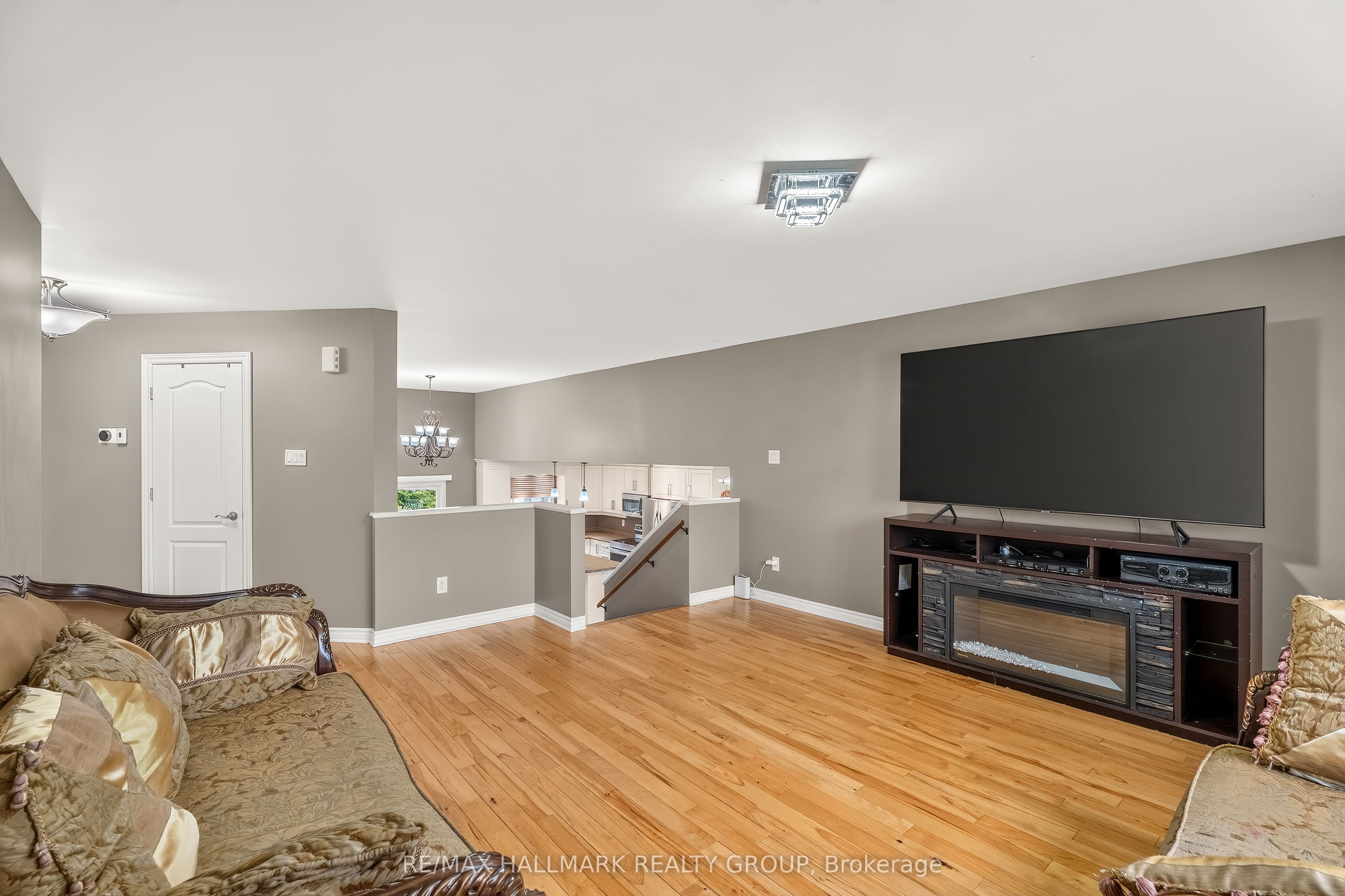 4300 Schell Street Property Photo 17