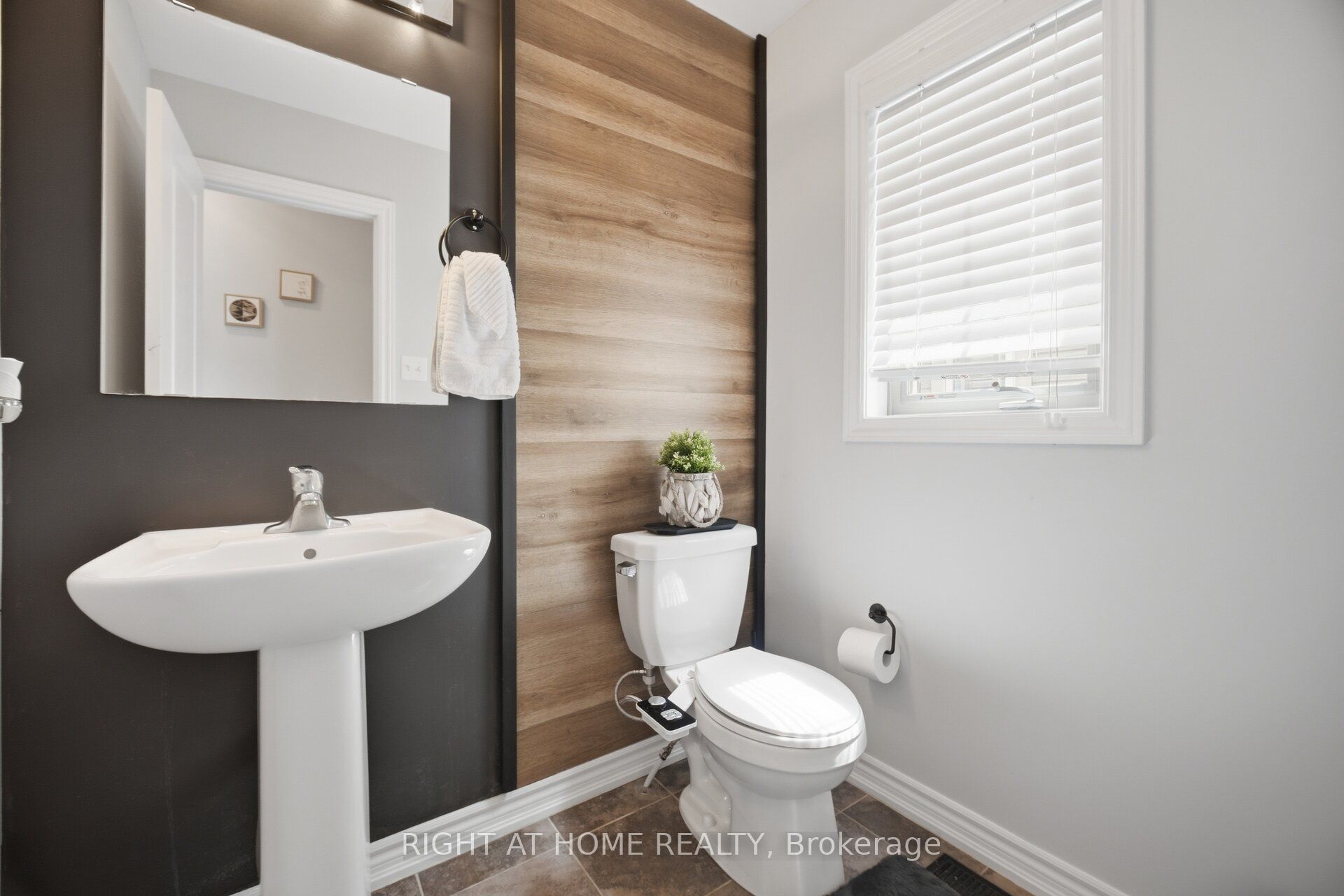 88 Decorso Drive 73 Property Photo 17