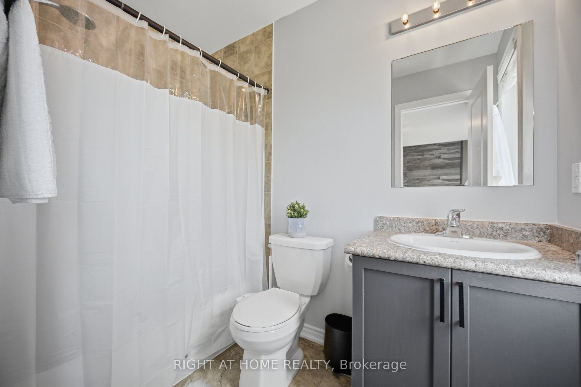 88 Decorso Drive 73 Property Photo 28