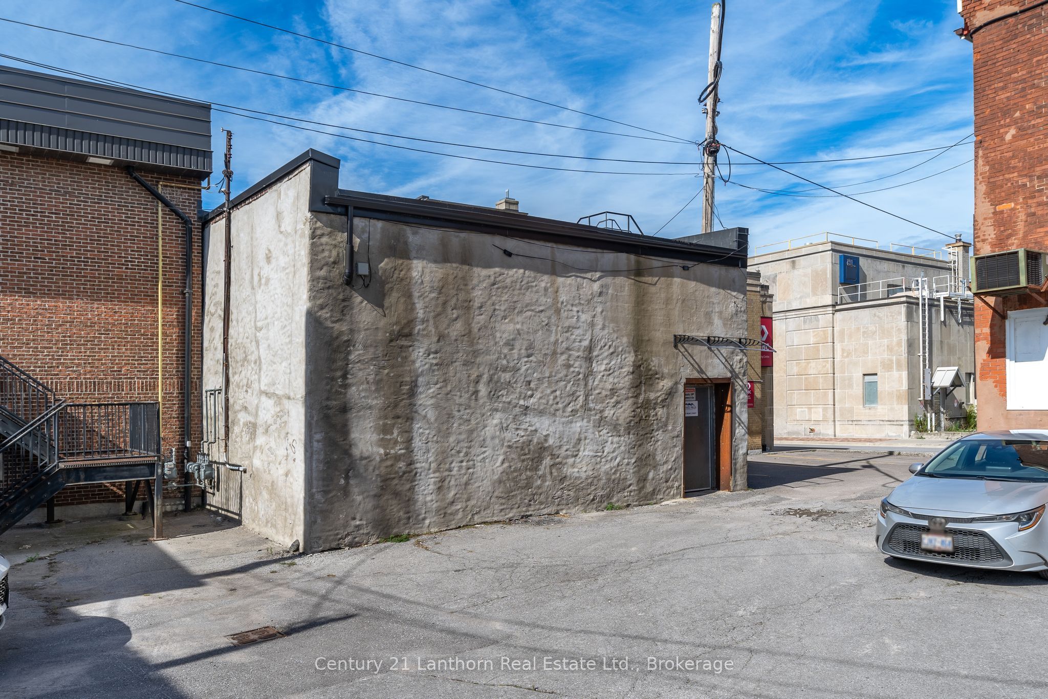 233 Front Street Property Photo 37