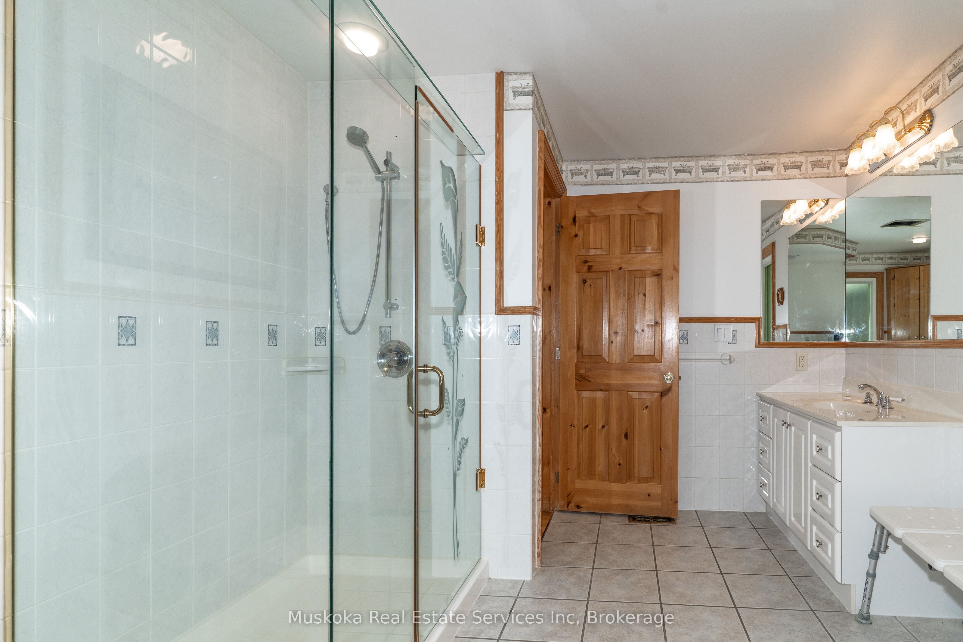 655 Farquhar Street Property Photo 17