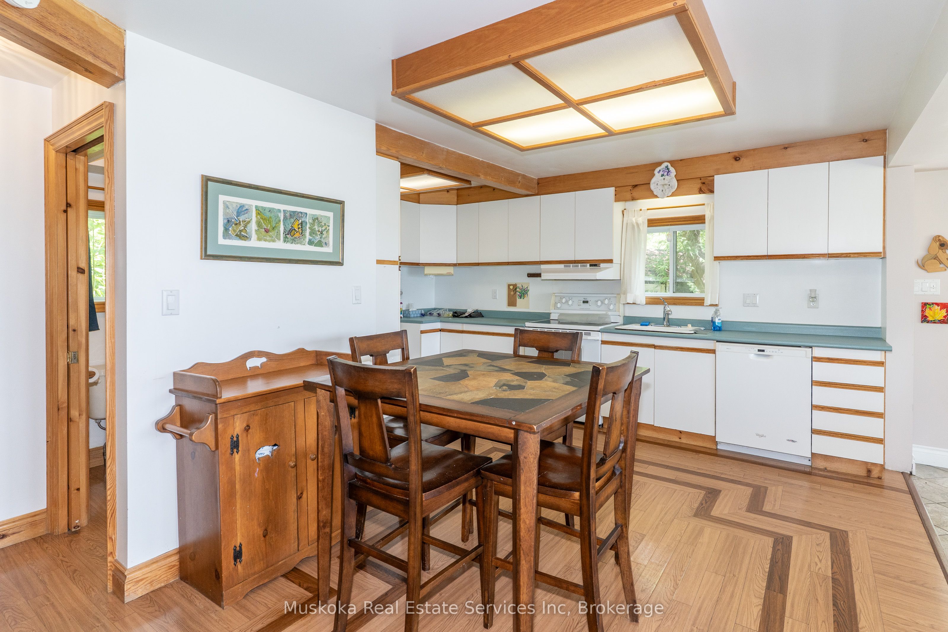 655 Farquhar Street Property Photo 27