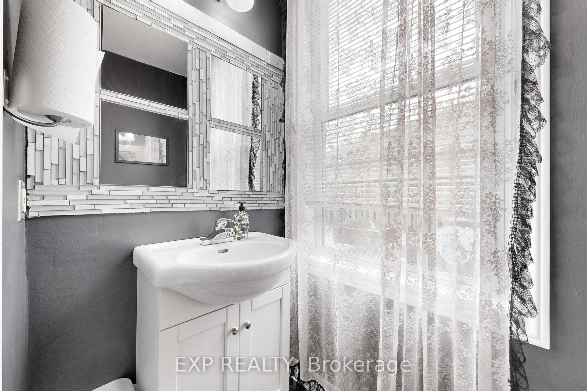 348 Elgin Street W Property Photo 26