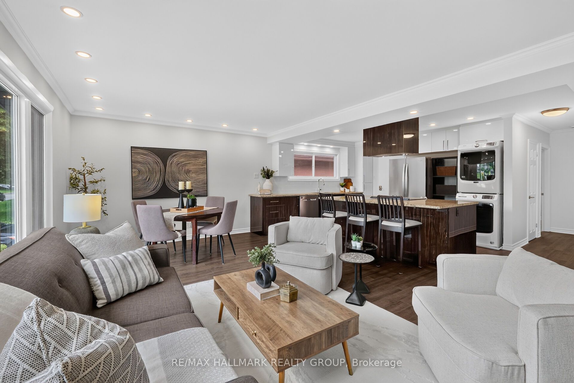 2160 Lambeth Walk Property Photo 7
