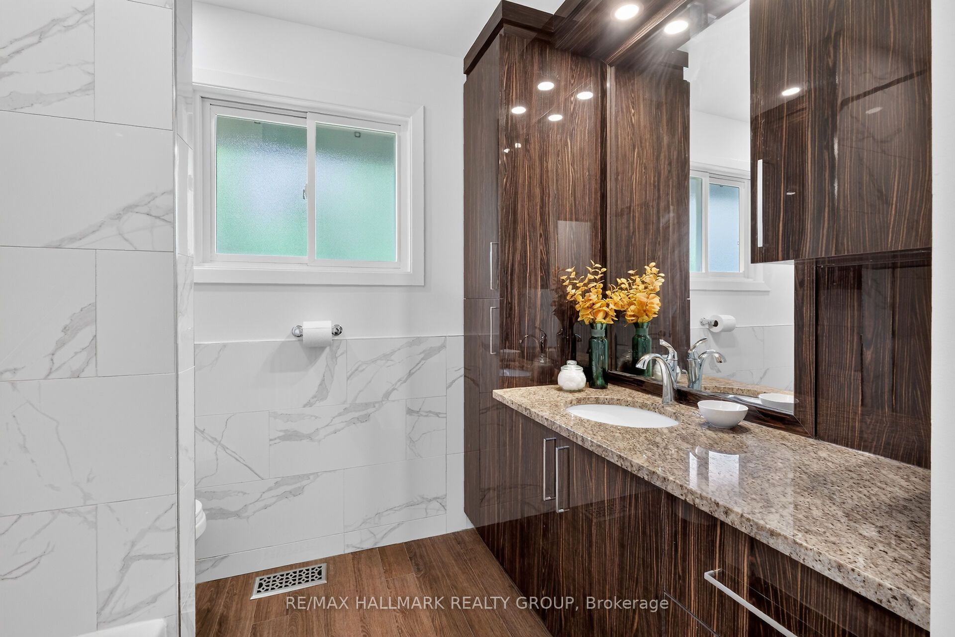 2160 Lambeth Walk Property Photo 20