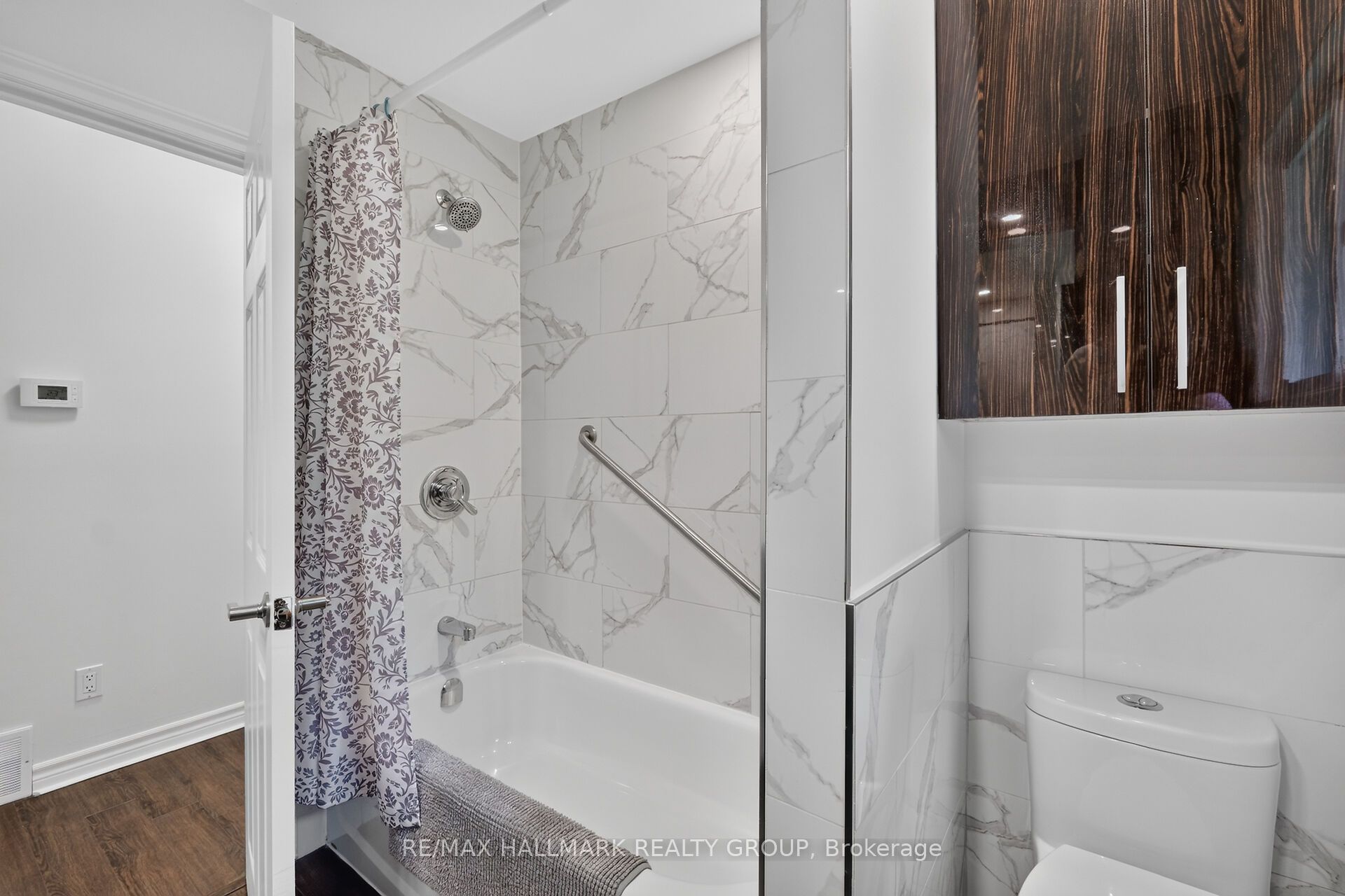 2160 Lambeth Walk Property Photo 21