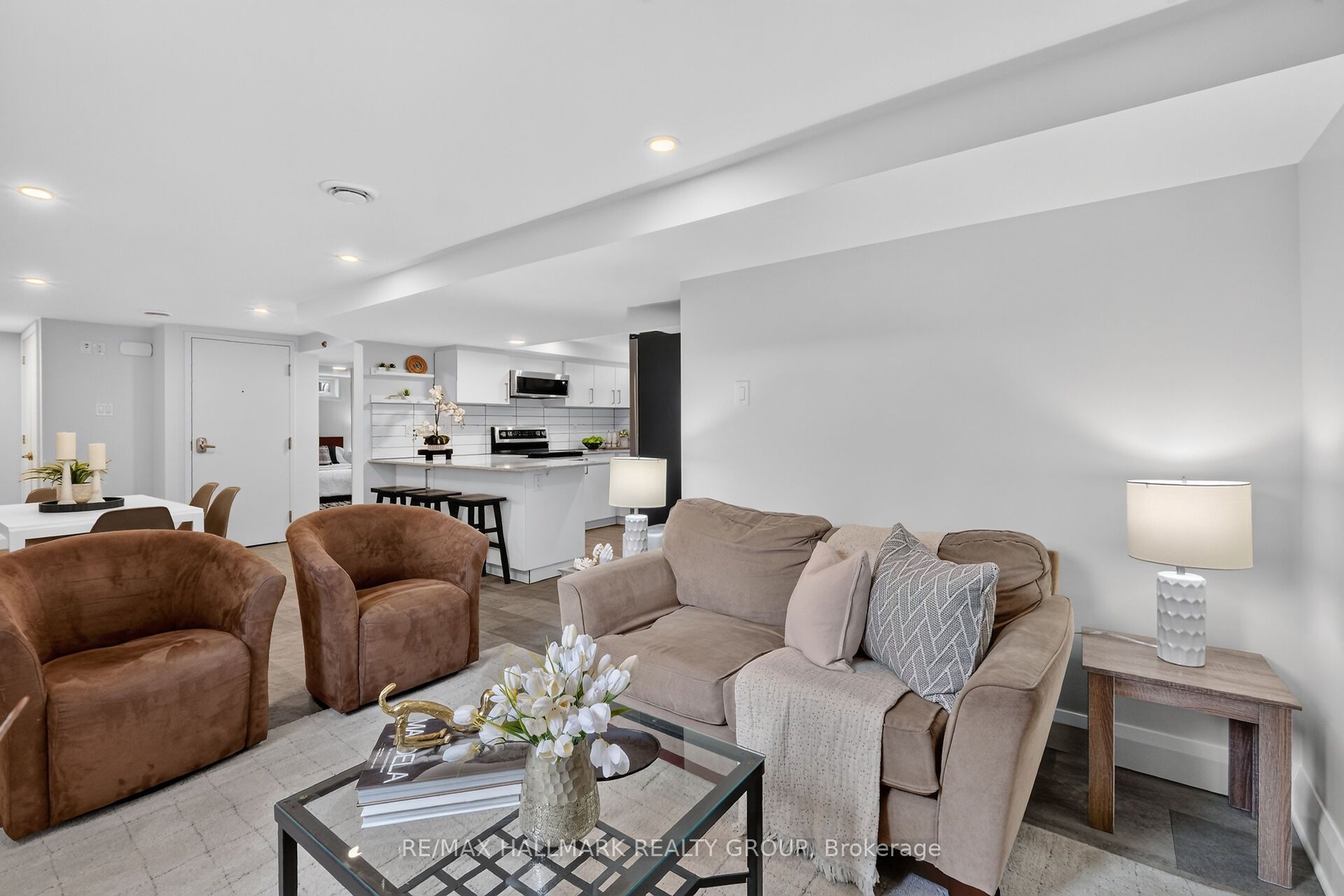 2160 Lambeth Walk Property Photo 27