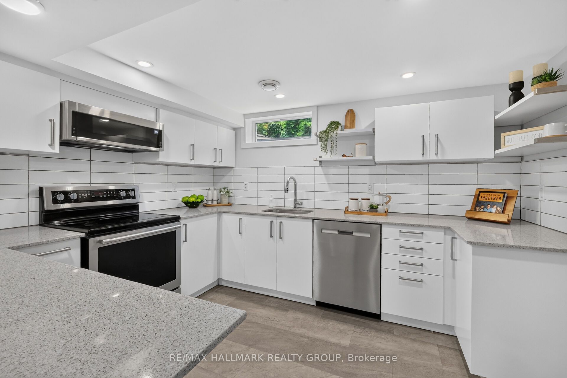 2160 Lambeth Walk Property Photo 29