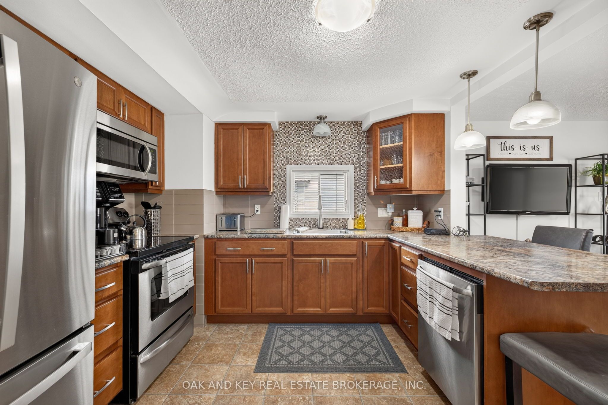 323 Clarke Road Property Photo 11