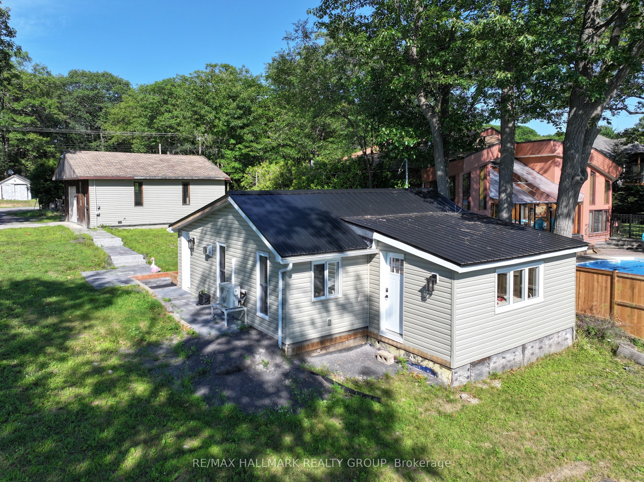 1114 Bayview Drive Property Photo 1