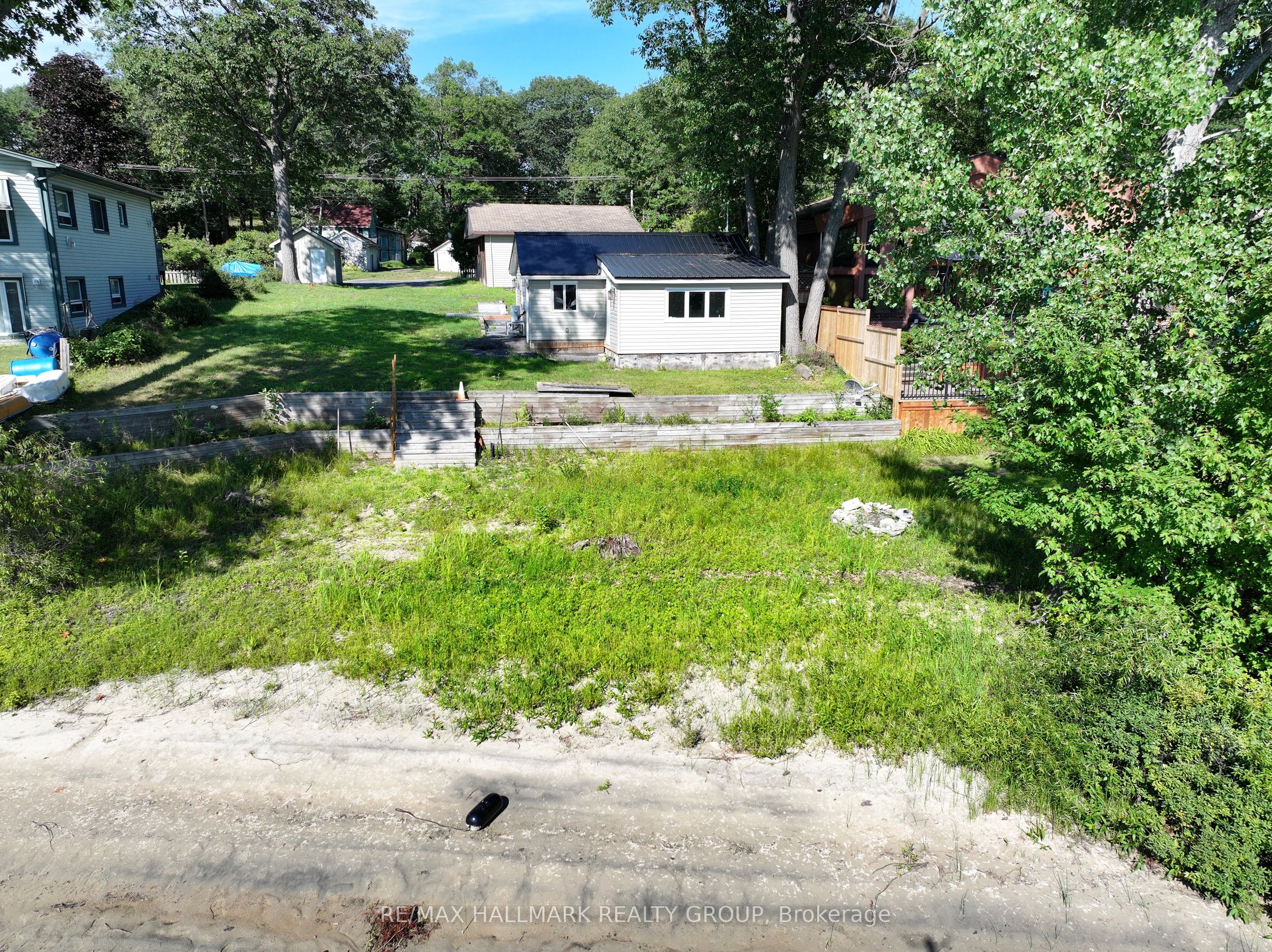 1114 Bayview Drive Property Photo 3