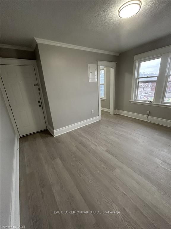 983 Main Street E 6 Property Photo 2