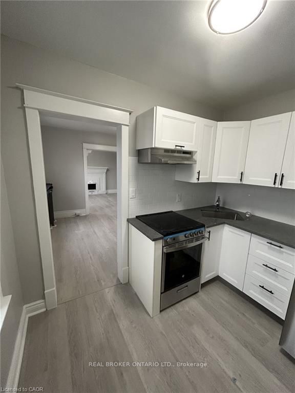 983 Main Street E 6 Property Photo 5
