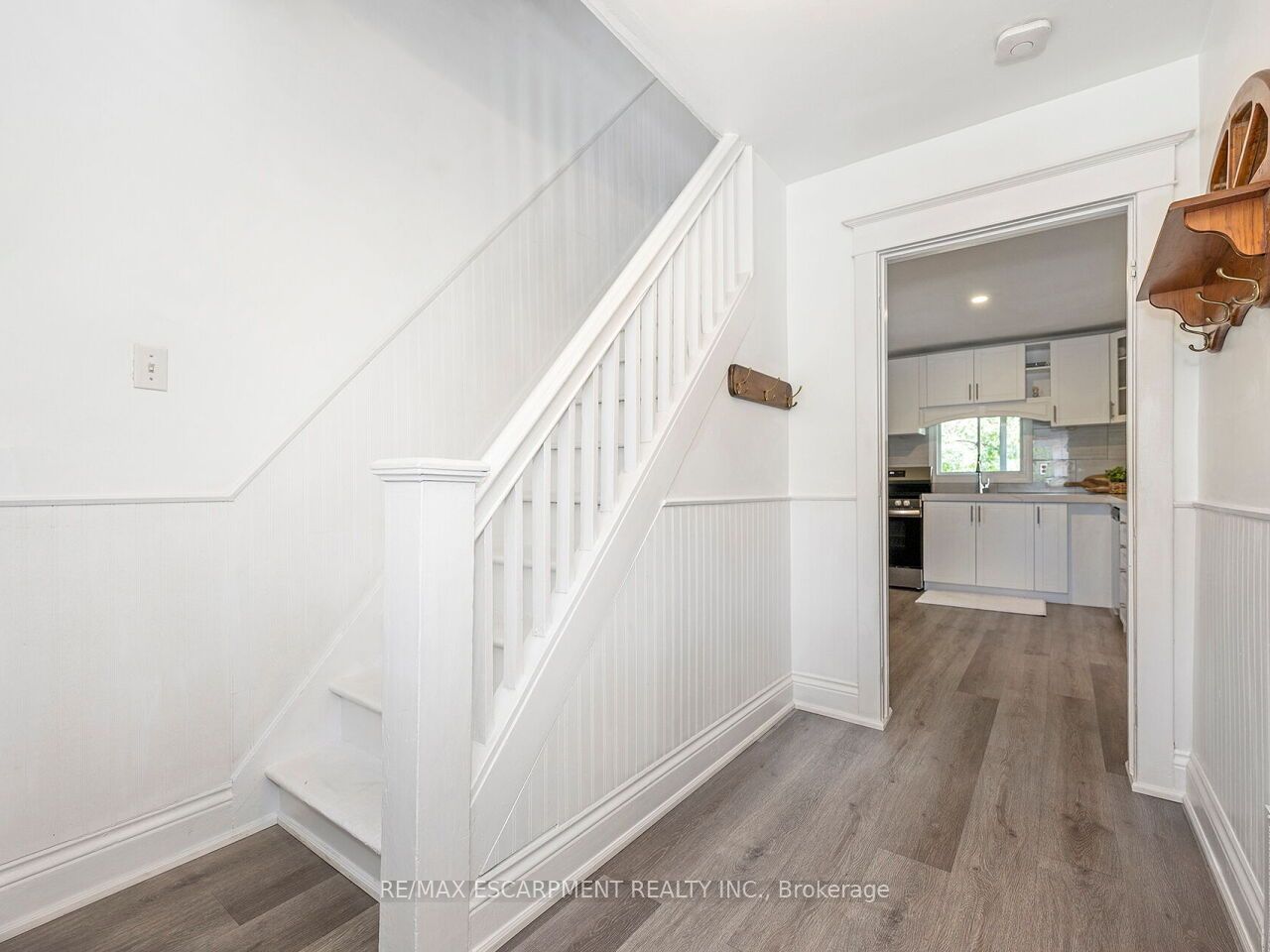 52 Stapleton Avenue N Property Photo 14