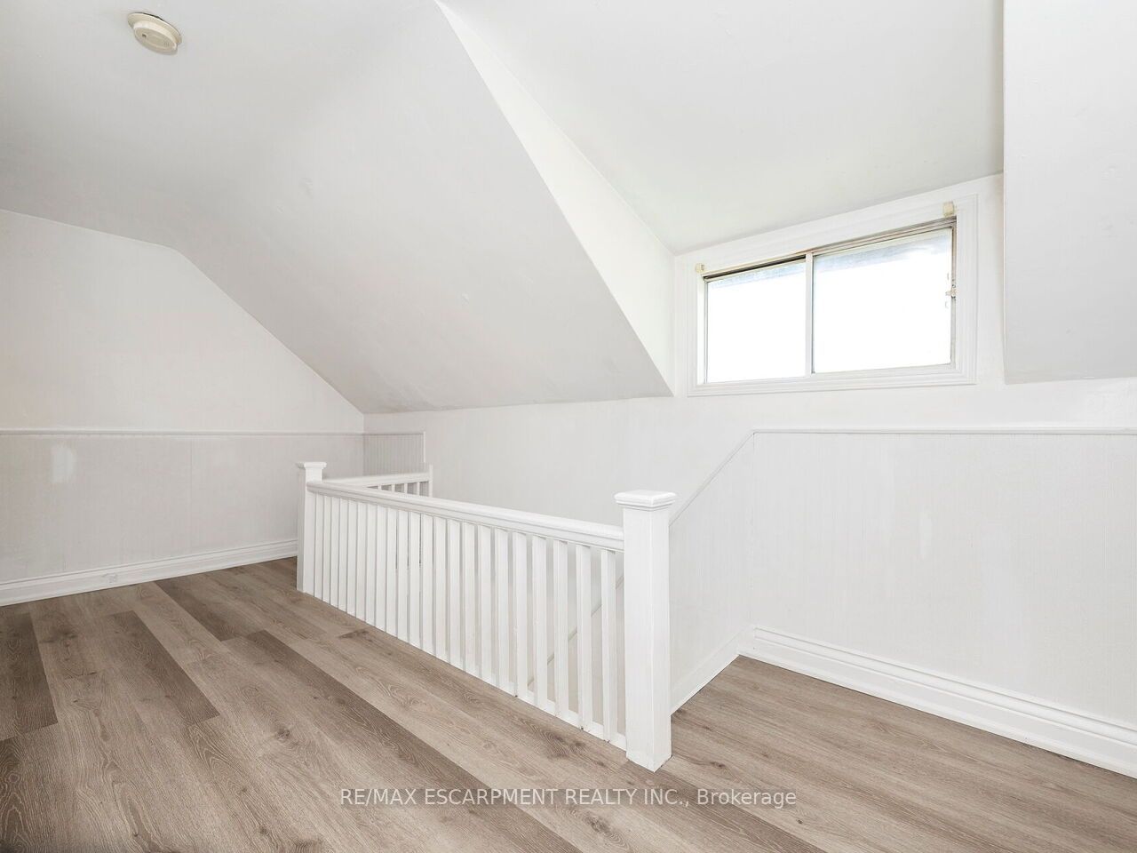 52 Stapleton Avenue N Property Photo 15