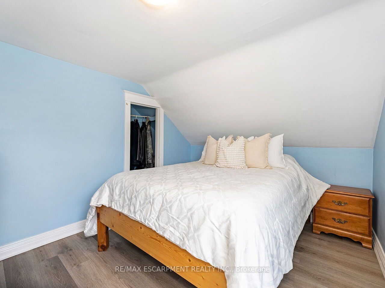 52 Stapleton Avenue N Property Photo 18