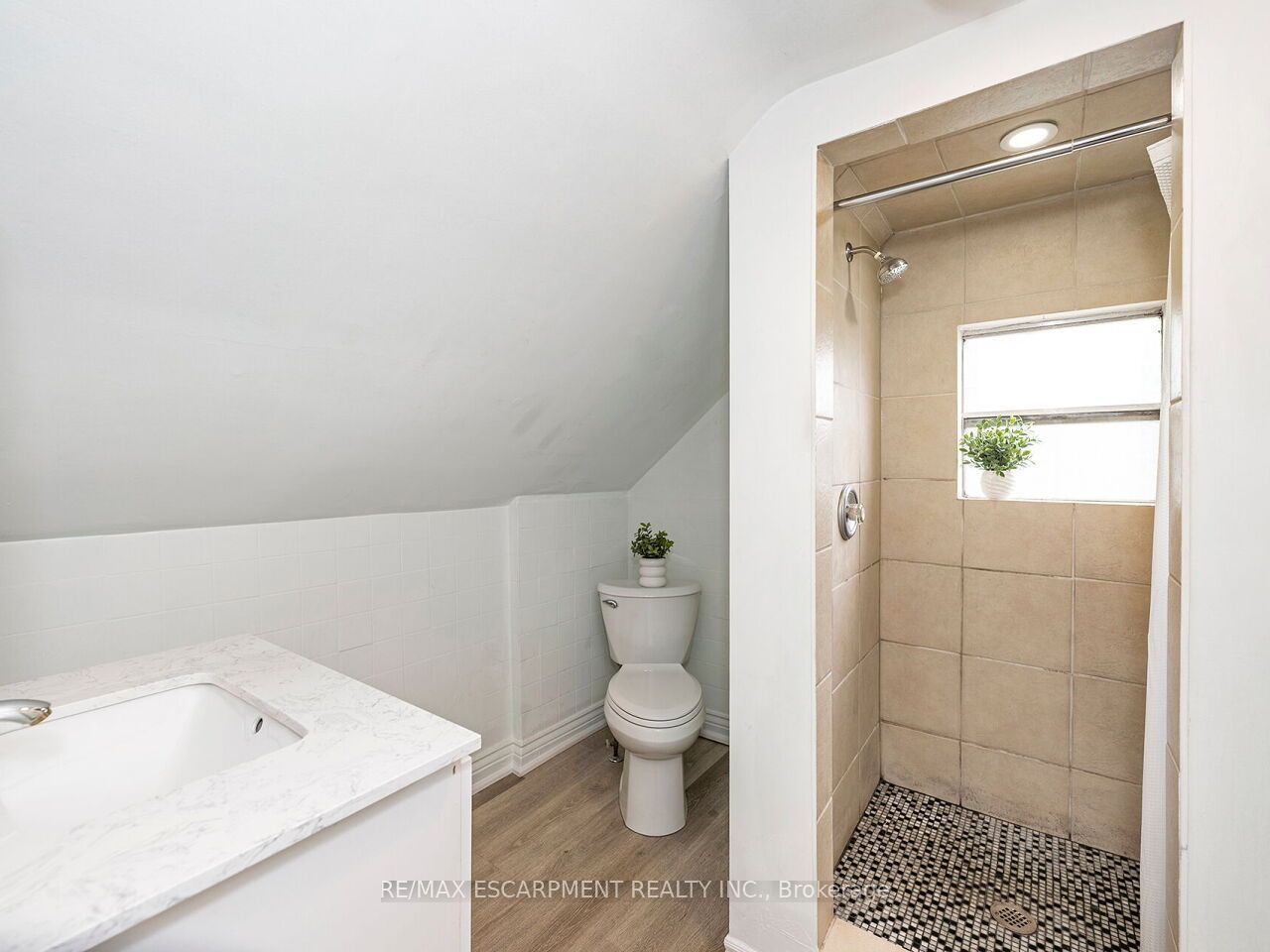 52 Stapleton Avenue N Property Photo 20
