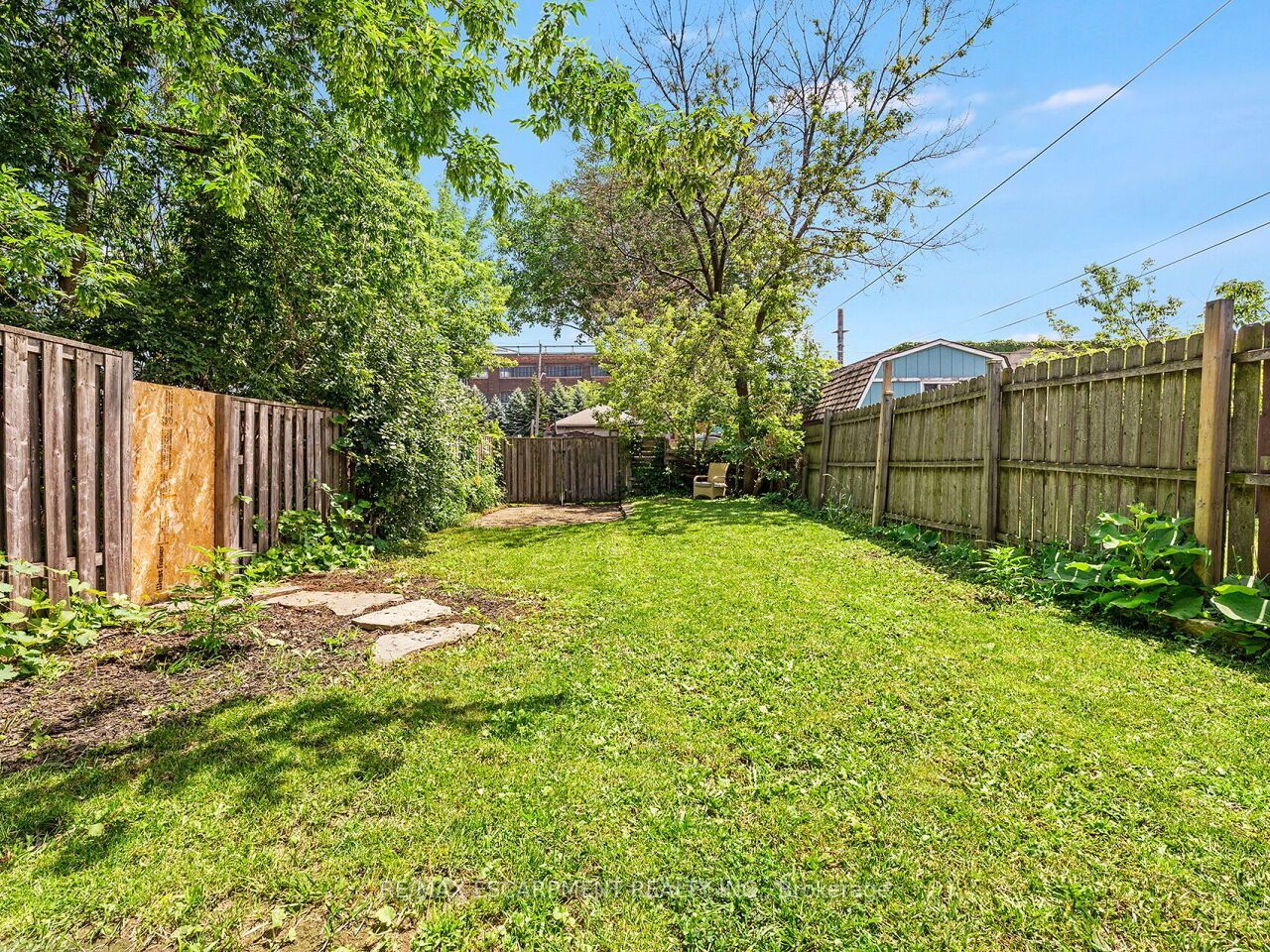 52 Stapleton Avenue N Property Photo 23