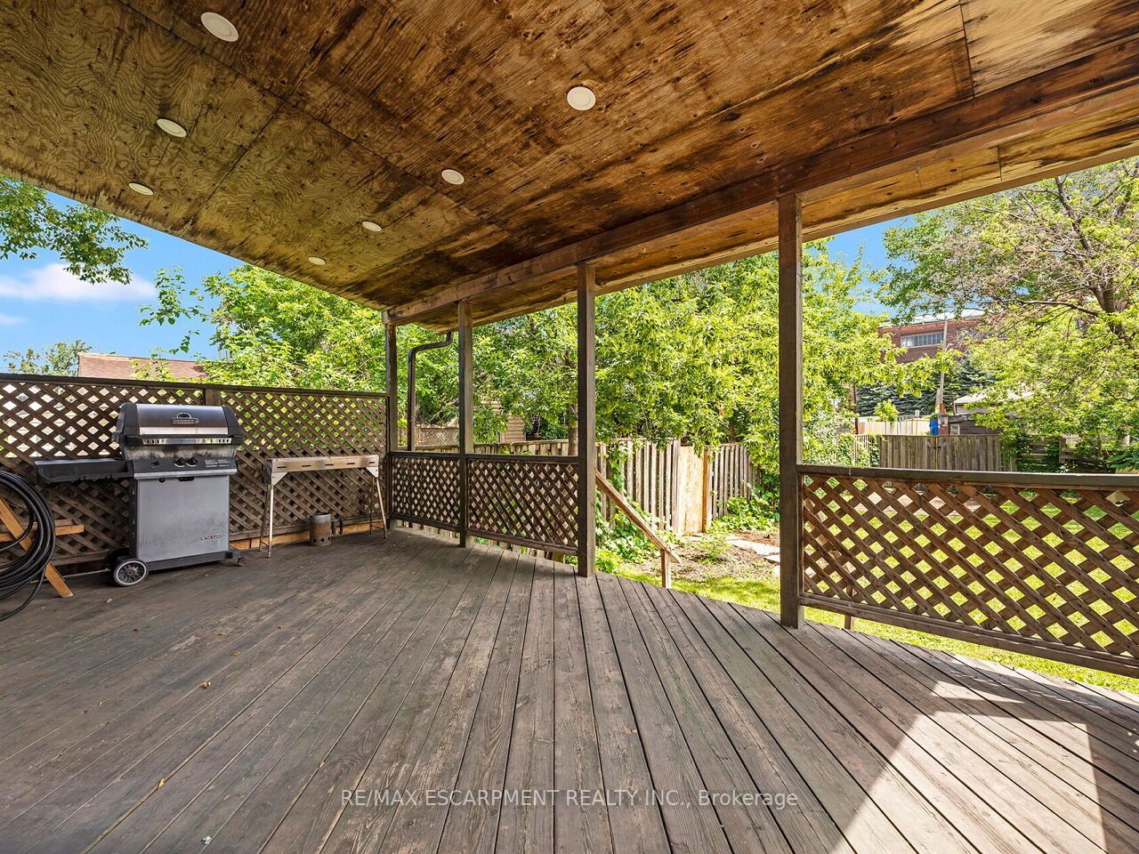 52 Stapleton Avenue N Property Photo 24