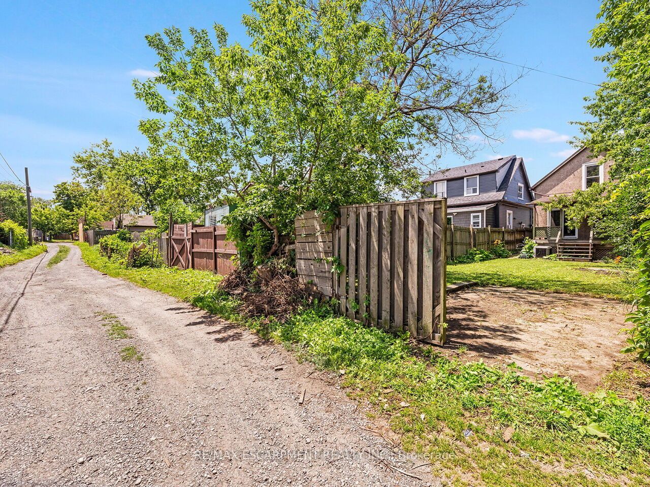 52 Stapleton Avenue N Property Photo 28