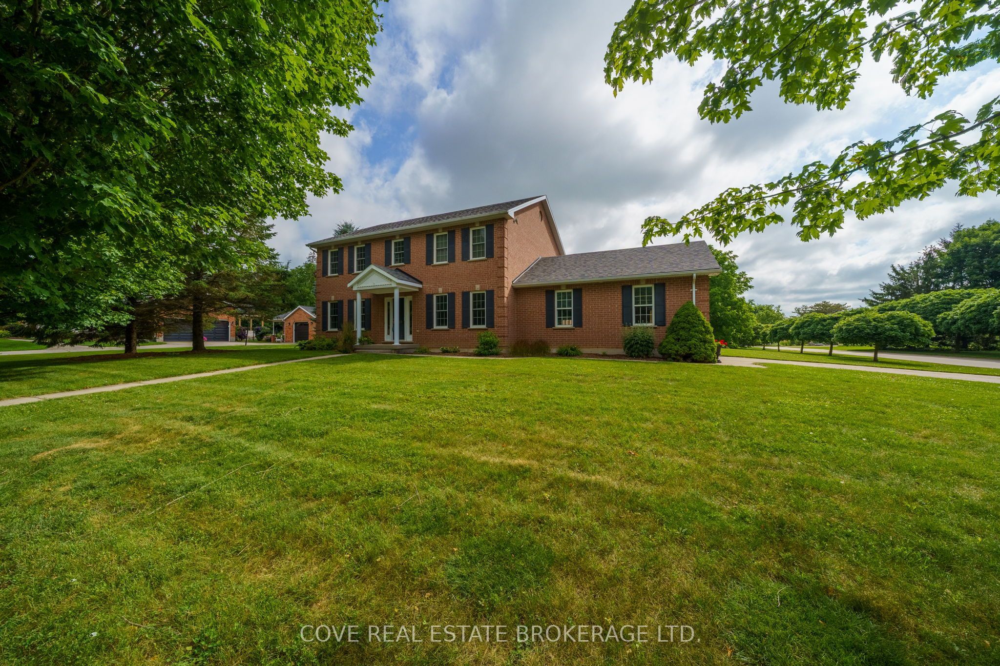 149 Salisbury Drive Property Photo 2
