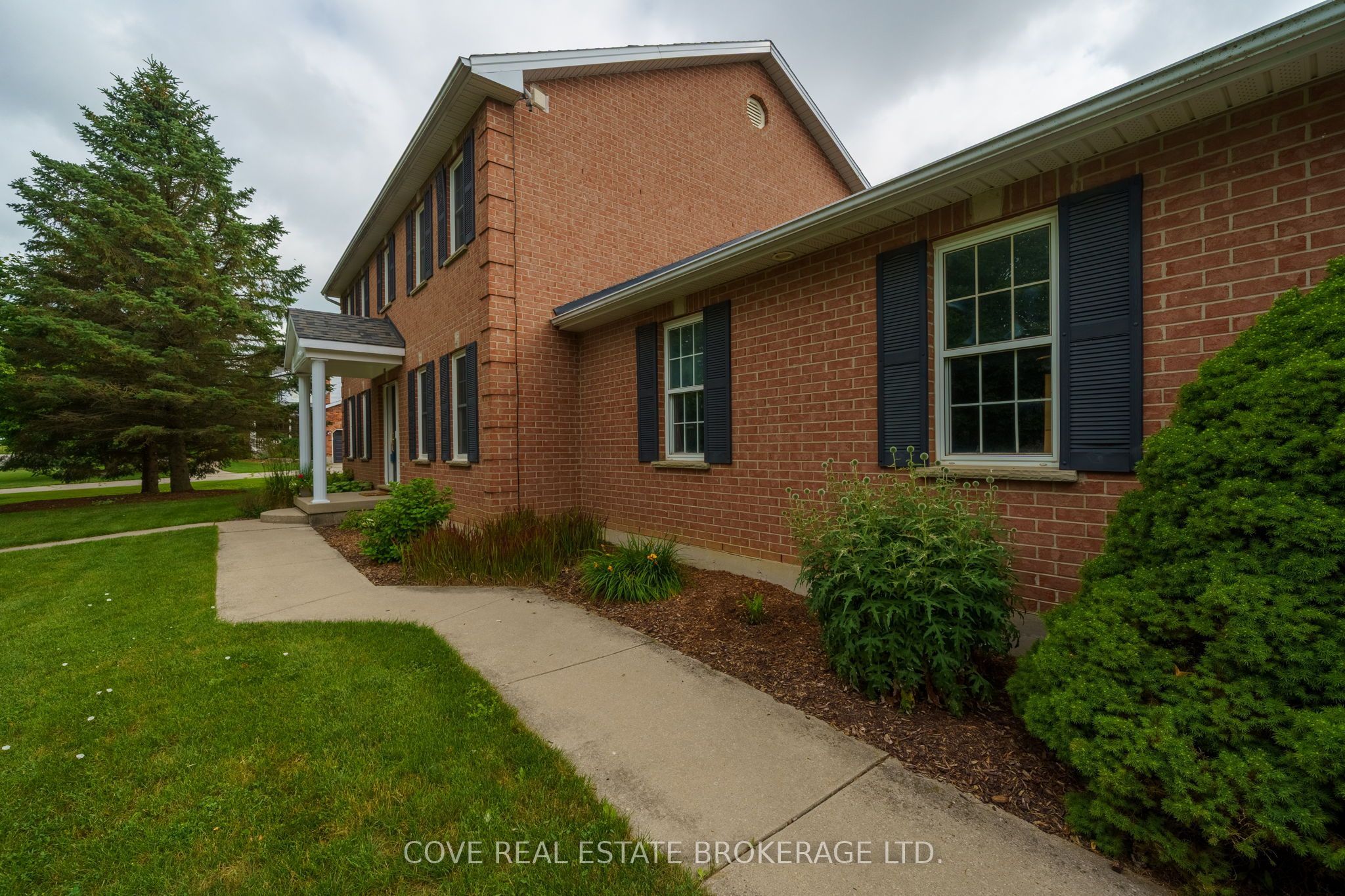 149 Salisbury Drive Property Photo 3