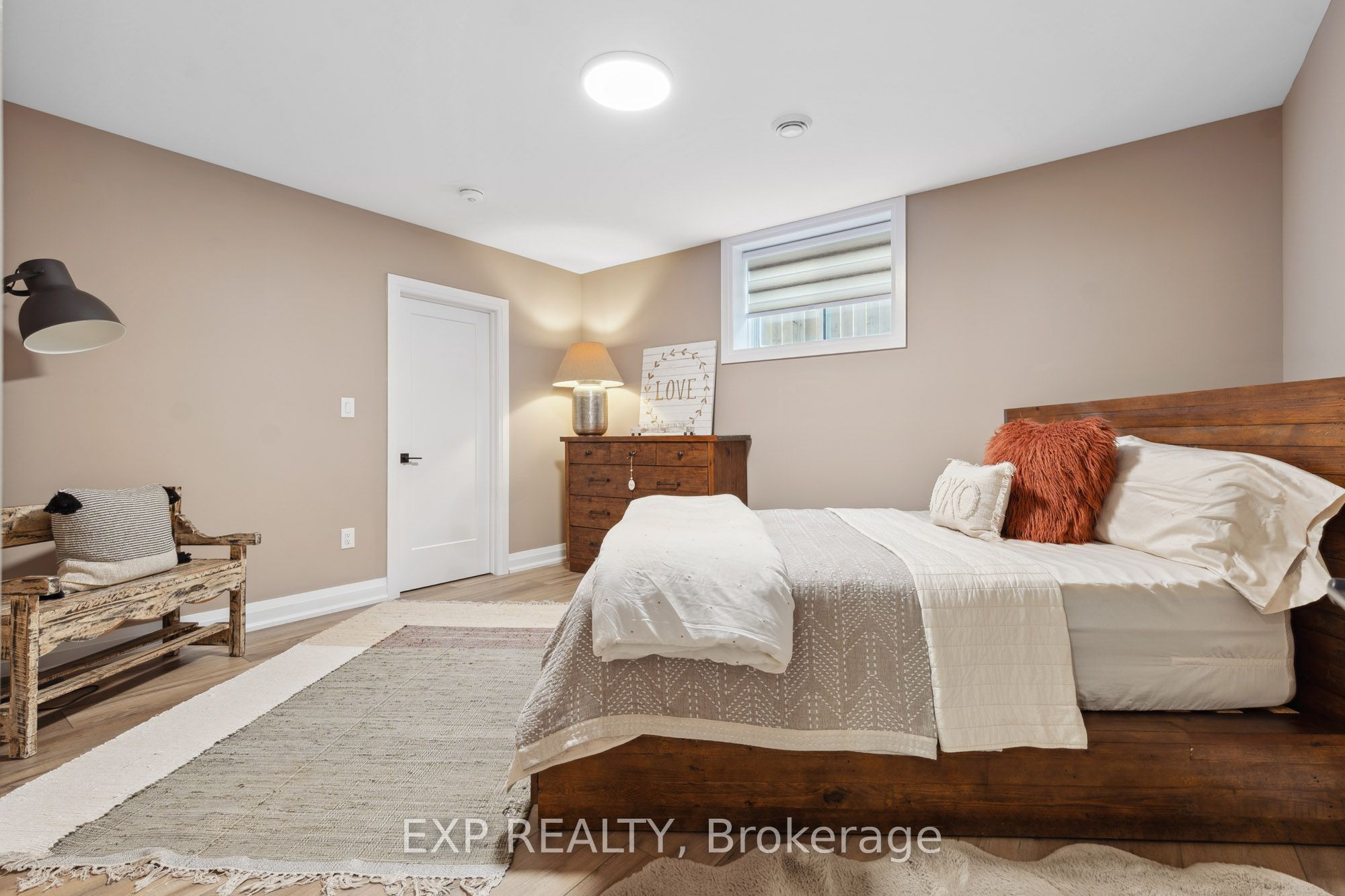 3598 Canfield Crescent Property Photo 28