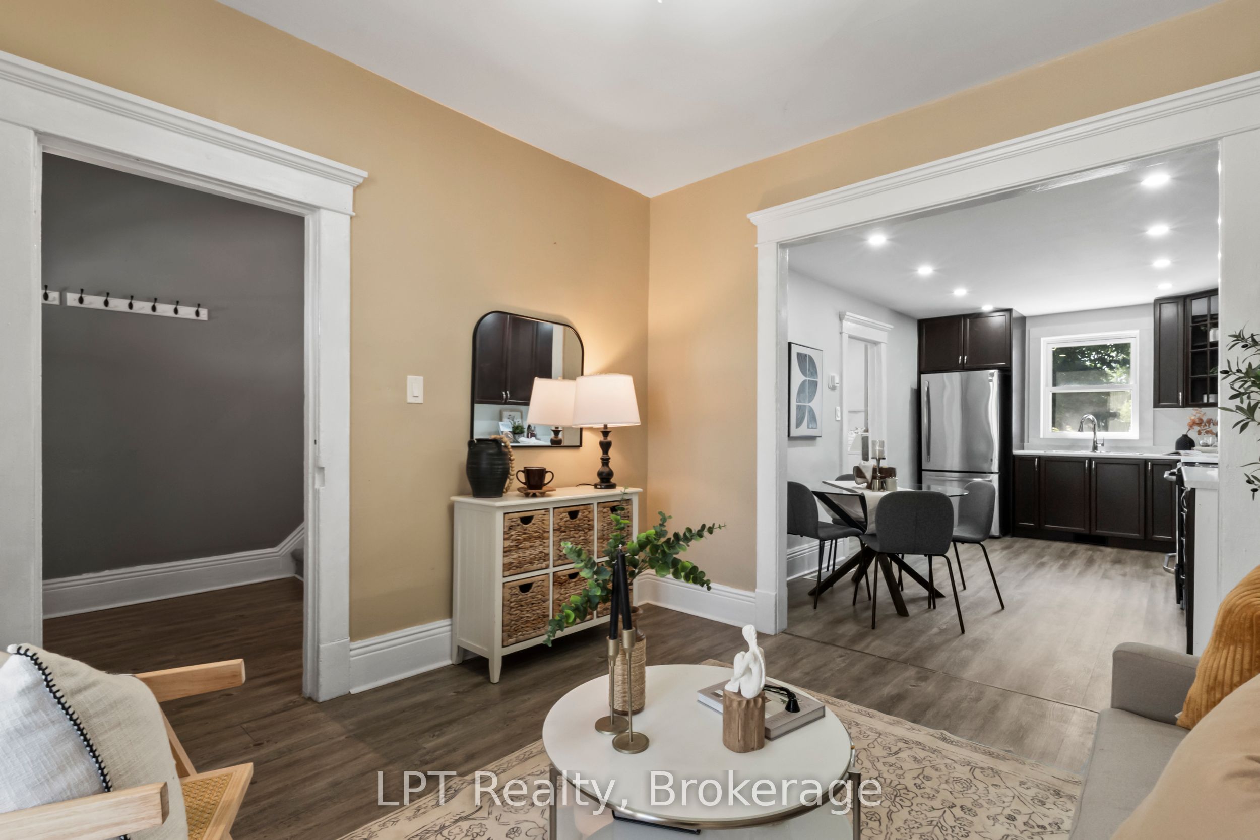 273 Bethune Street Property Photo 3