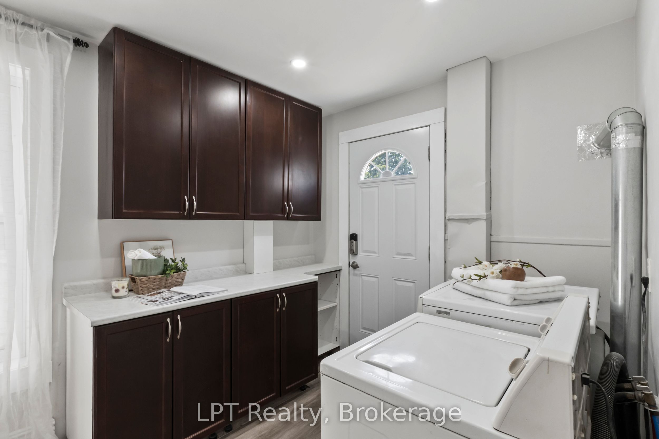 273 Bethune Street Property Photo 11