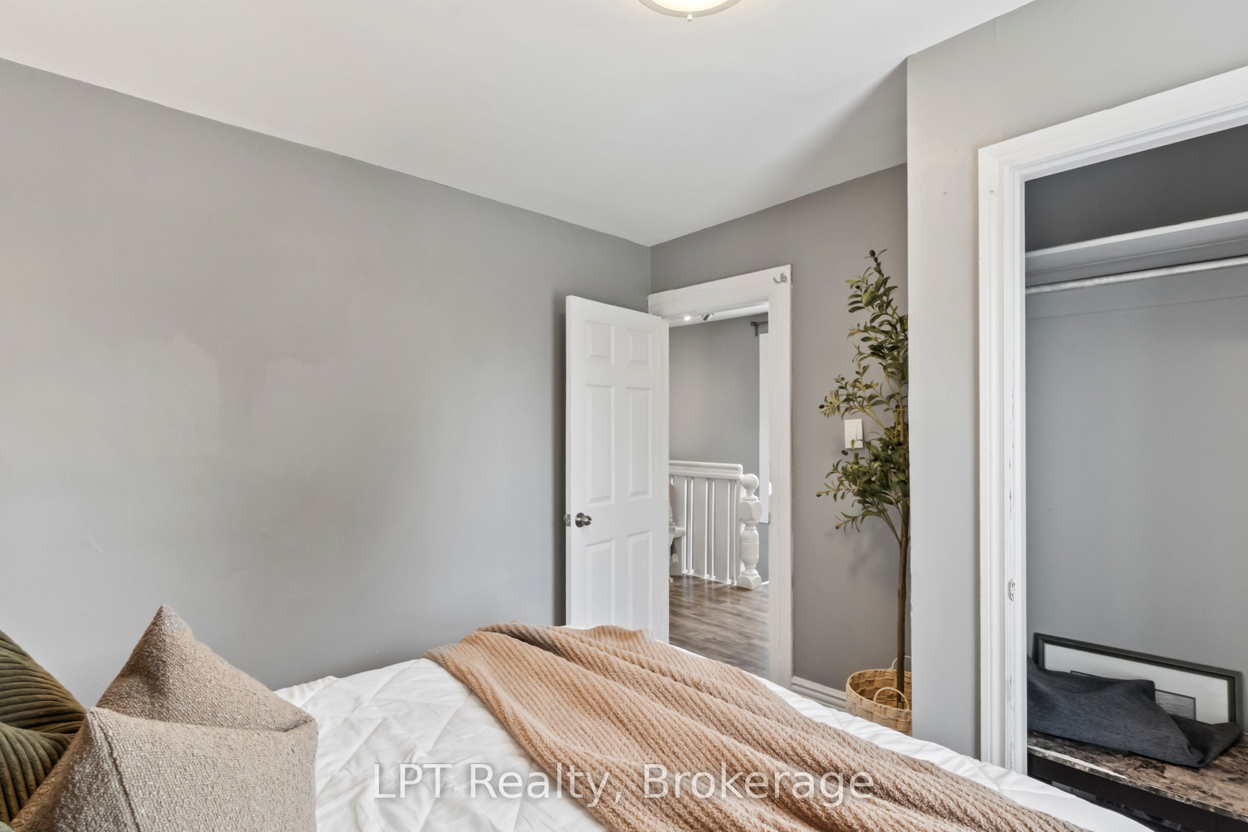273 Bethune Street Property Photo 13