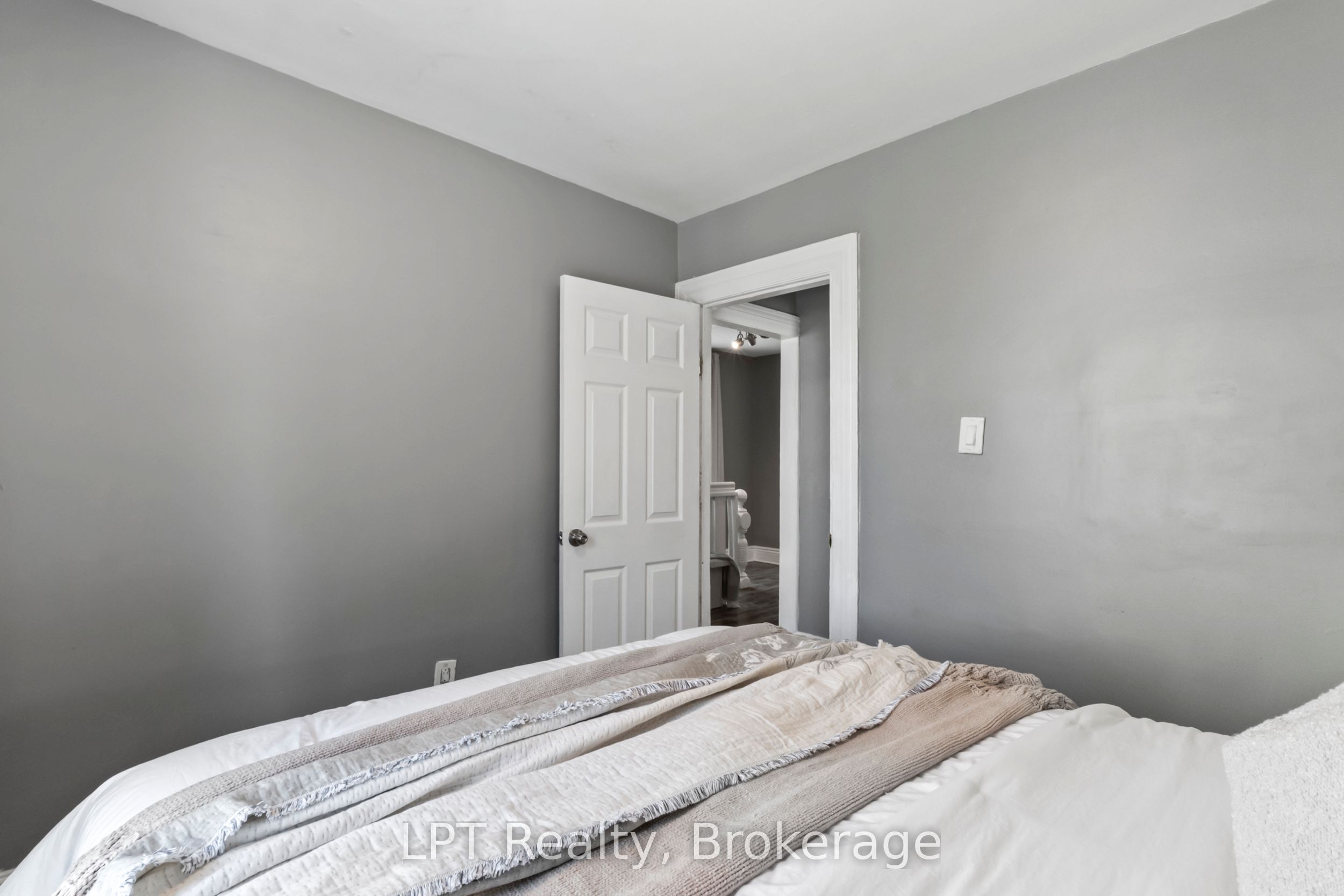 273 Bethune Street Property Photo 15