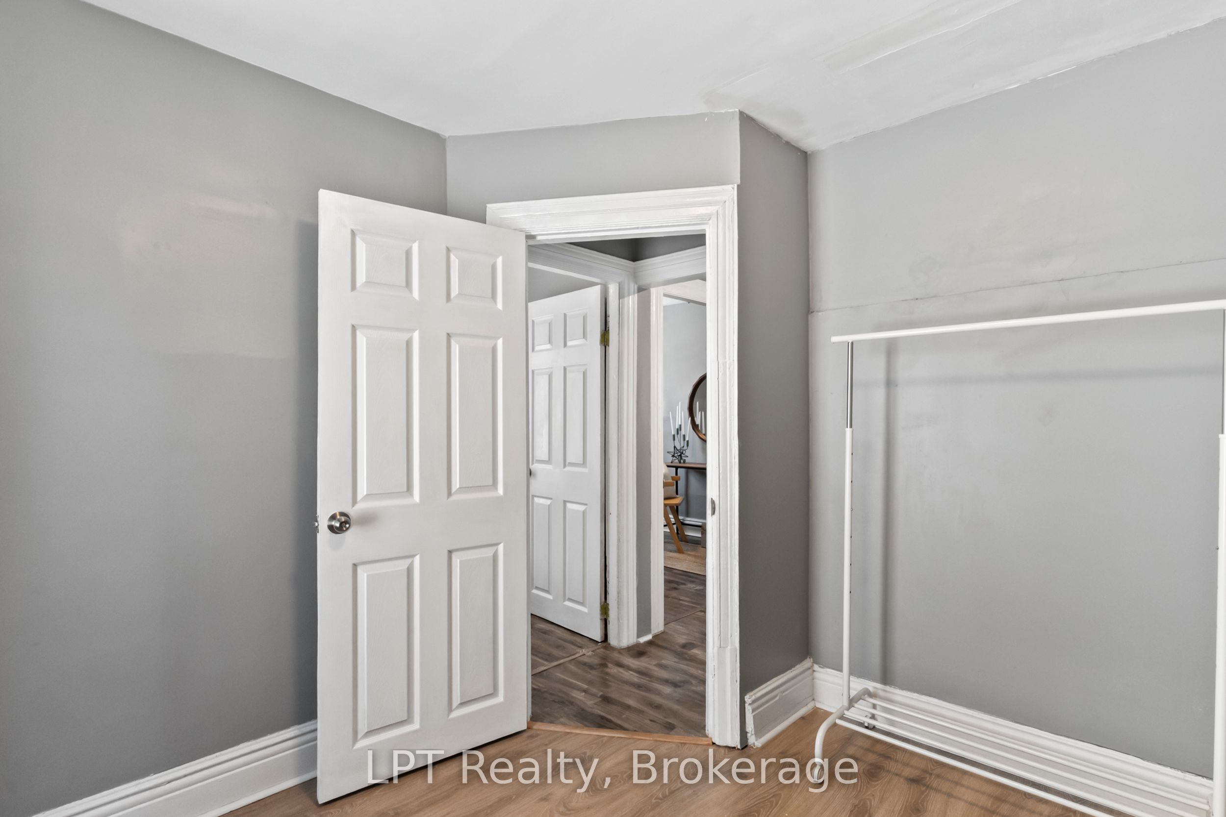 273 Bethune Street Property Photo 17