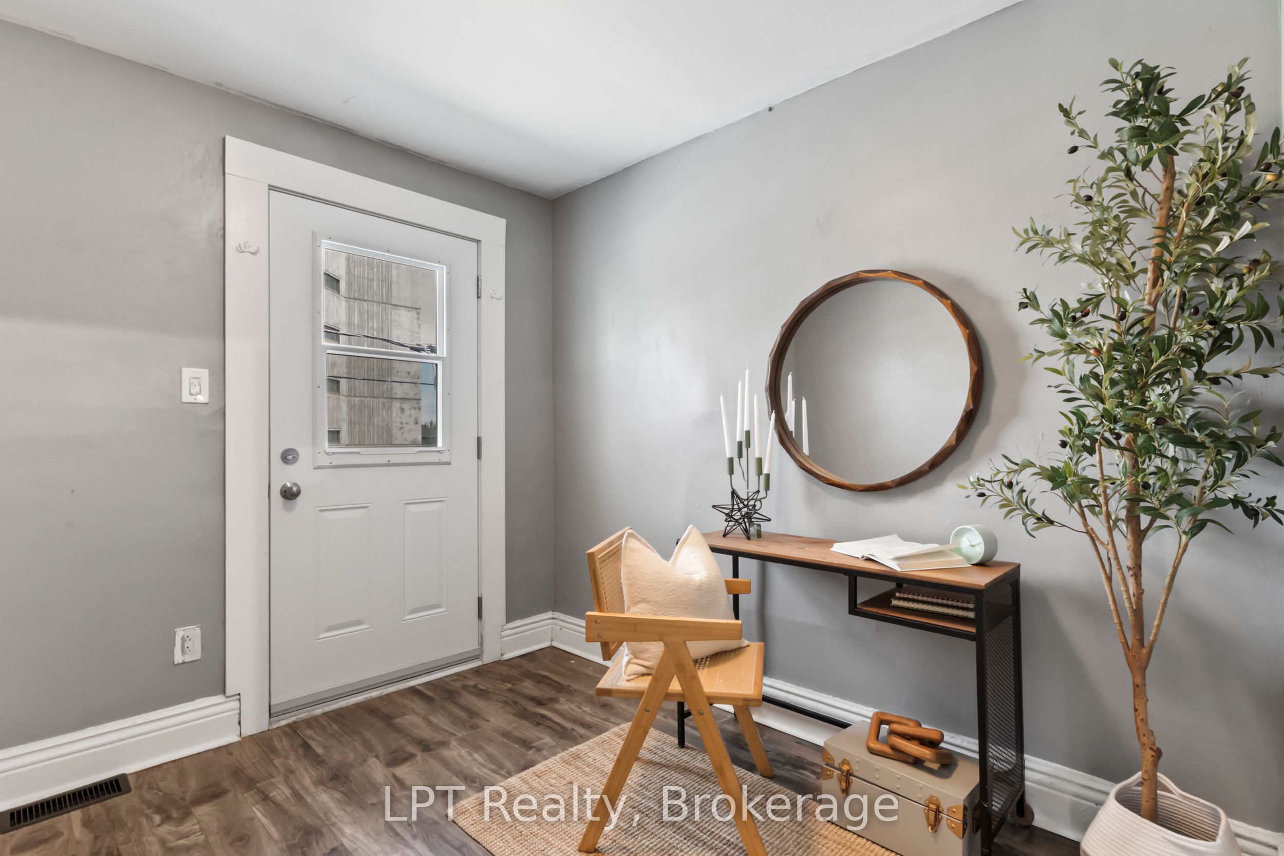 273 Bethune Street Property Photo 18