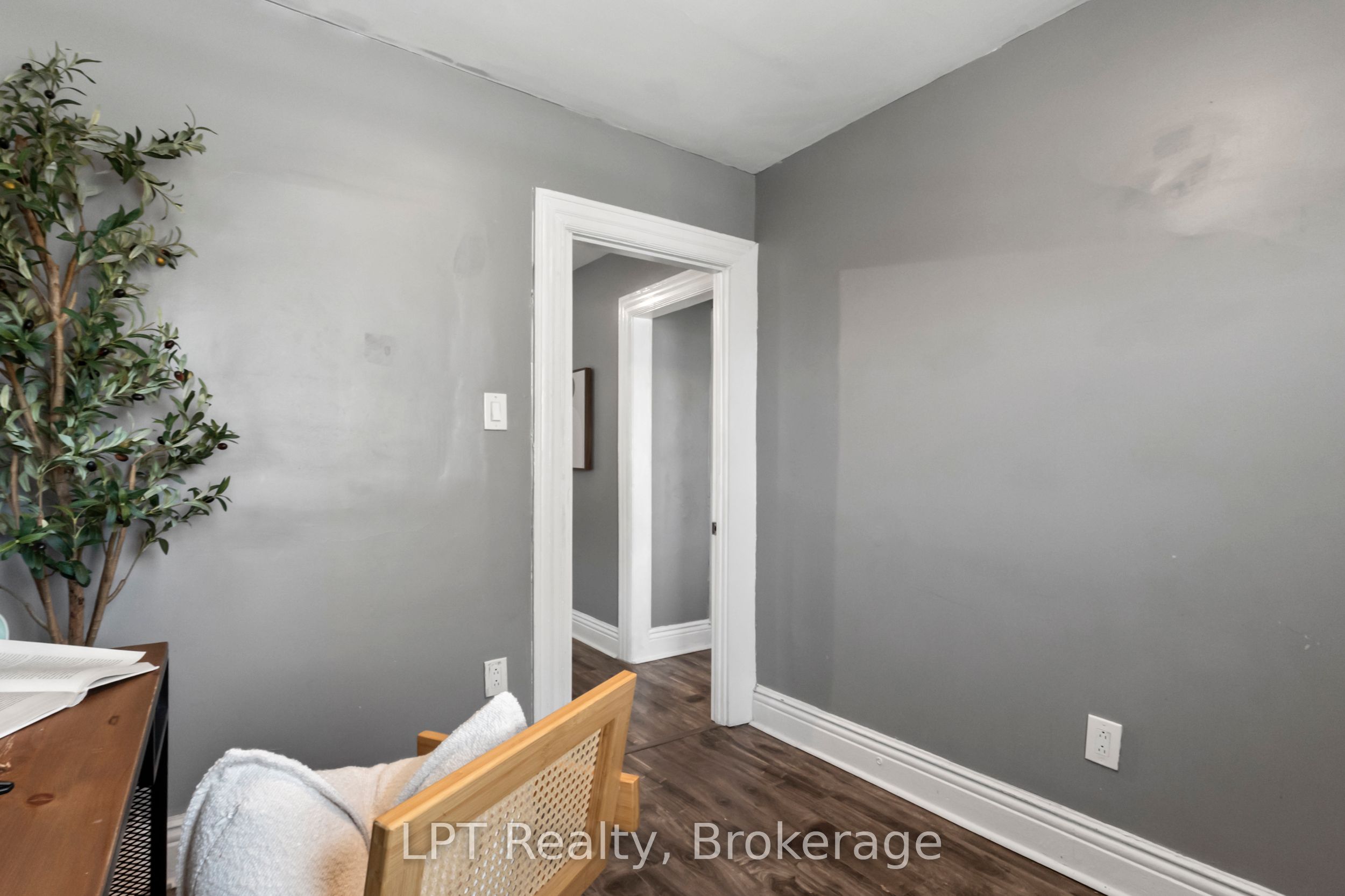 273 Bethune Street Property Photo 19