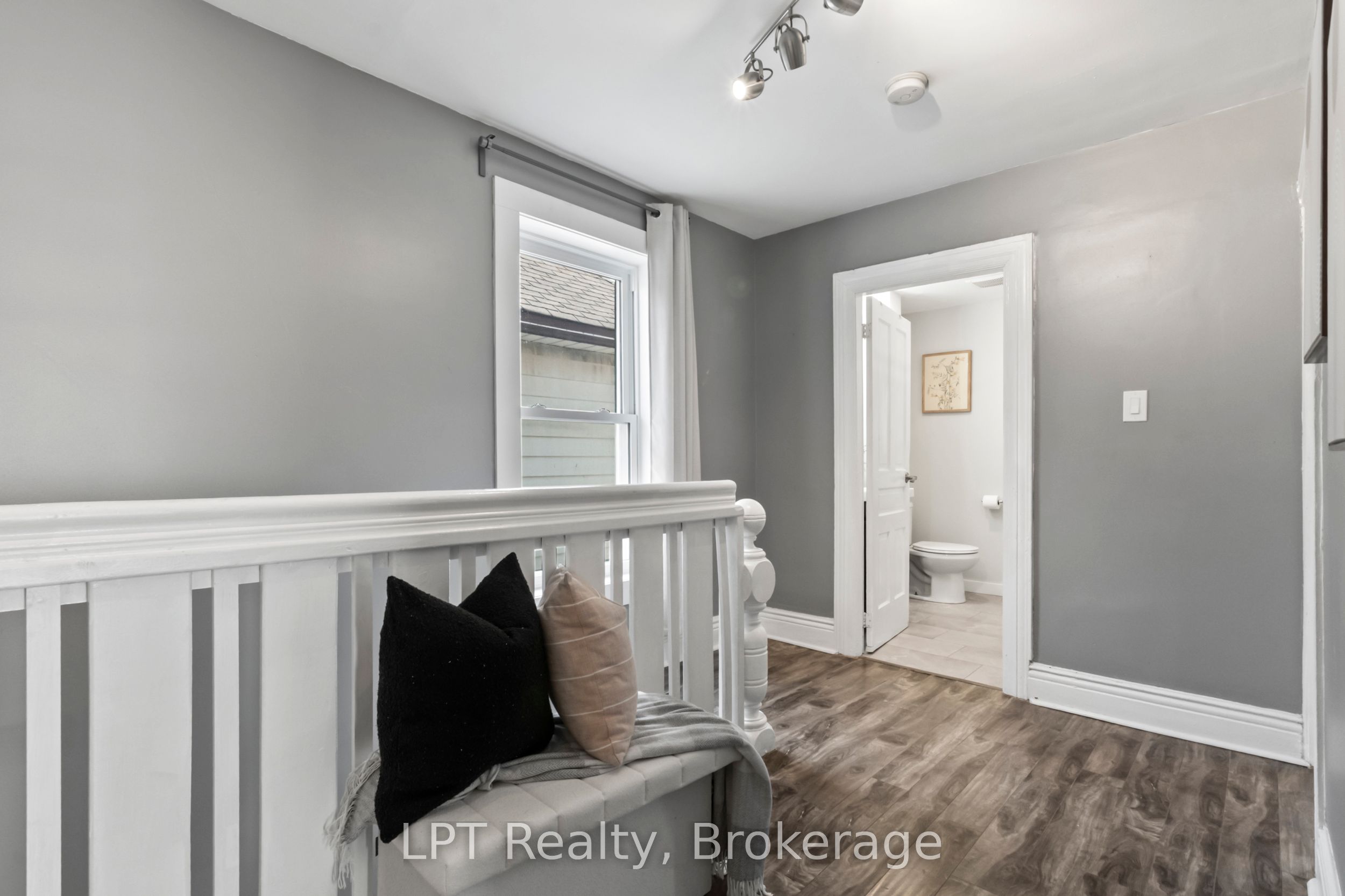 273 Bethune Street Property Photo 20