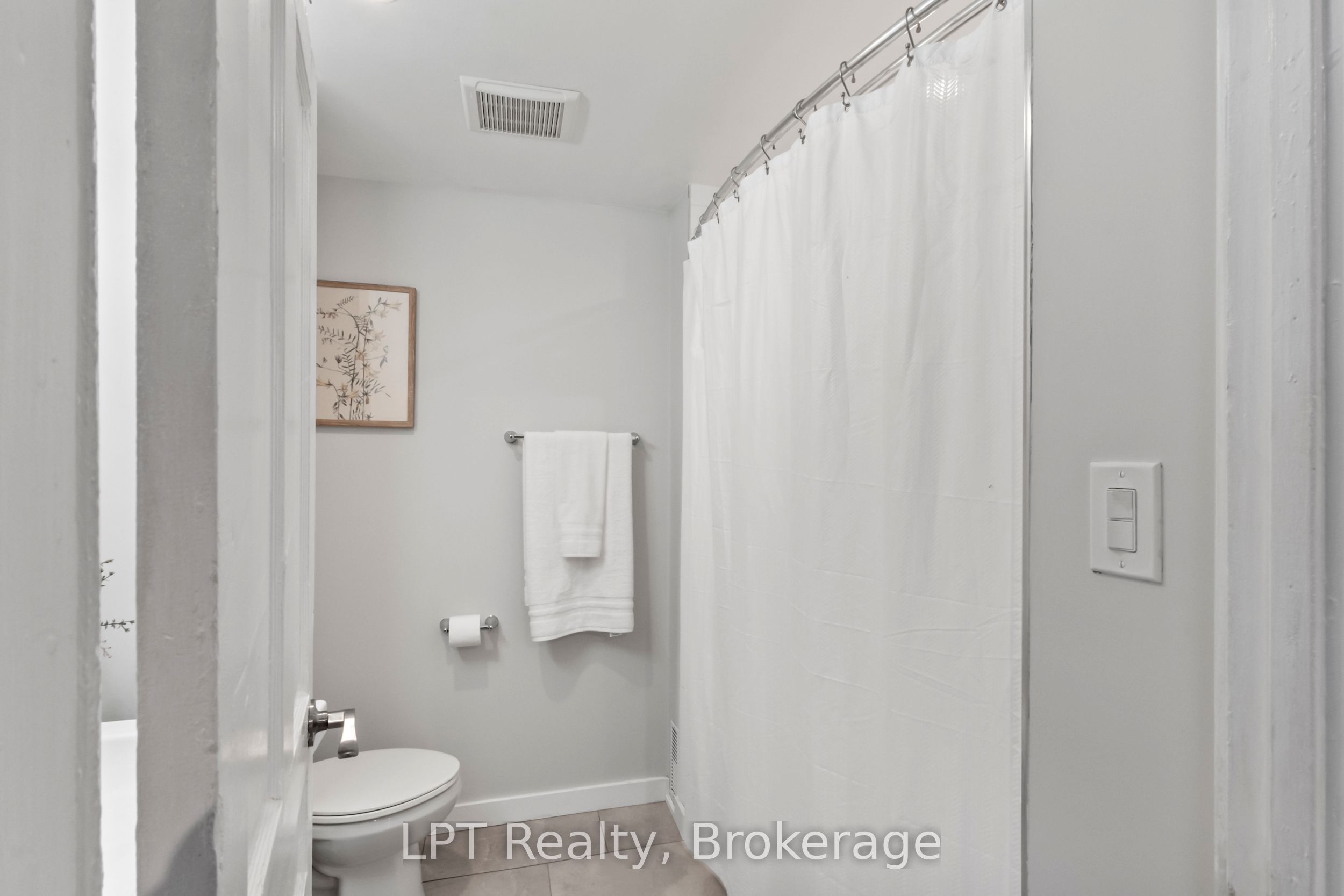 273 Bethune Street Property Photo 22