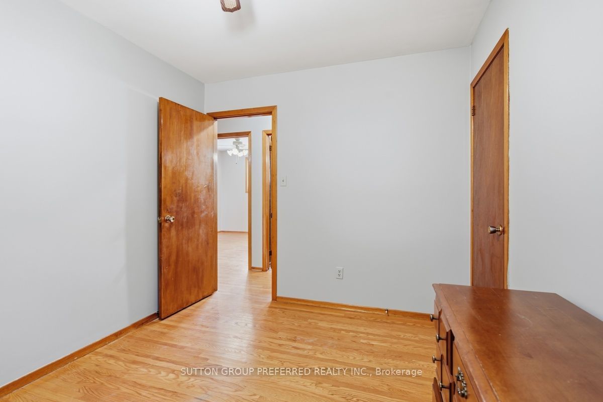 136 Mendip Crescent Property Photo 15