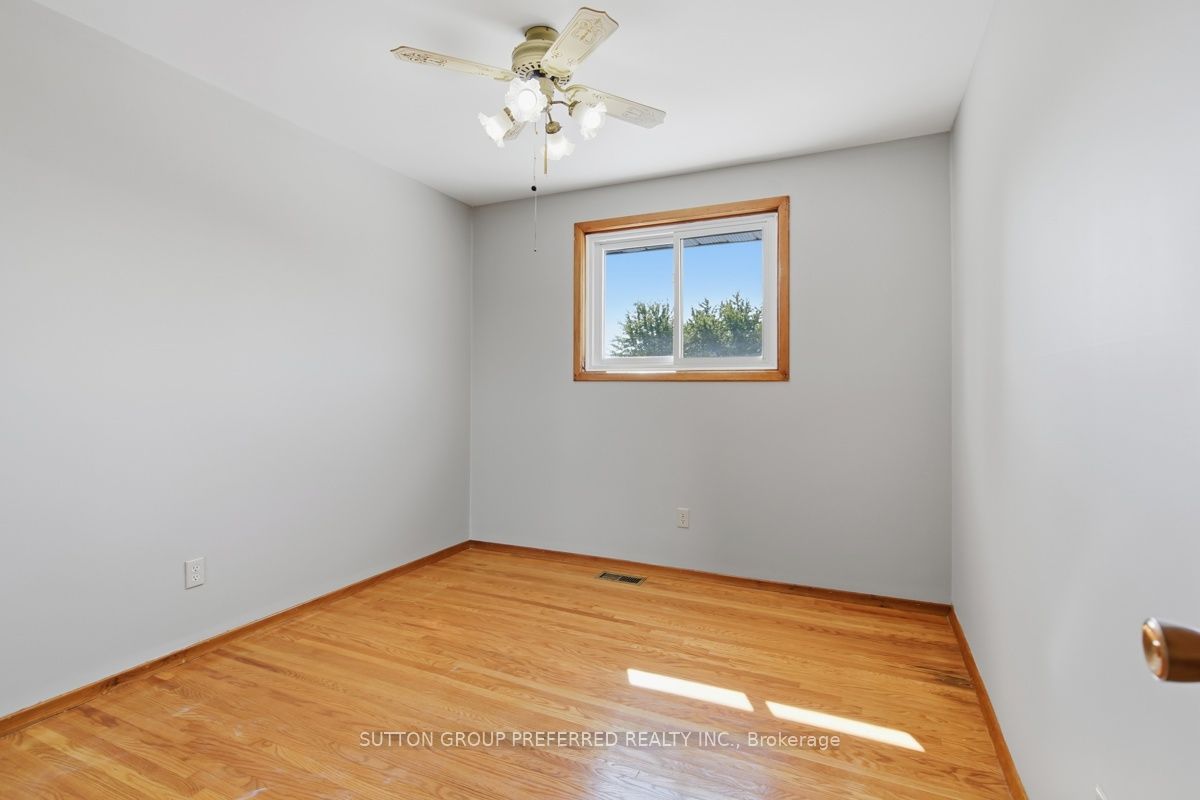 136 Mendip Crescent Property Photo 18