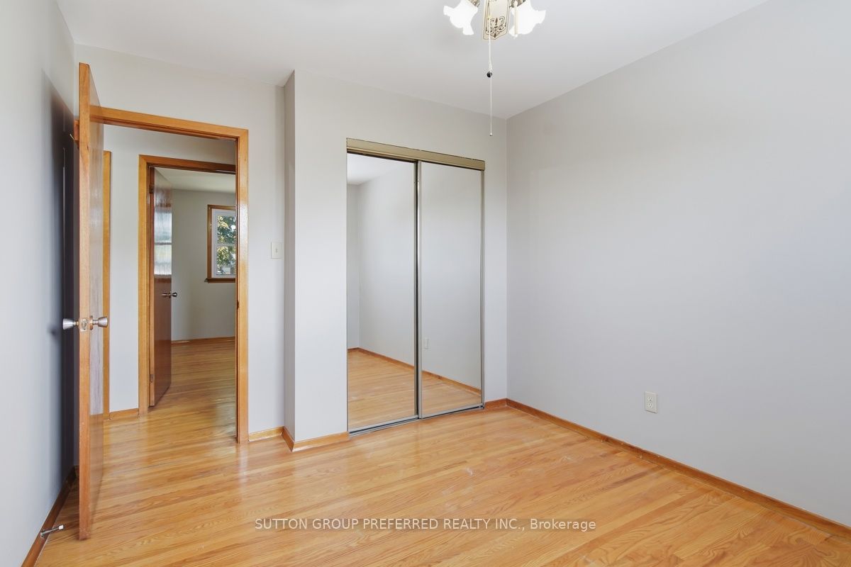 136 Mendip Crescent Property Photo 19