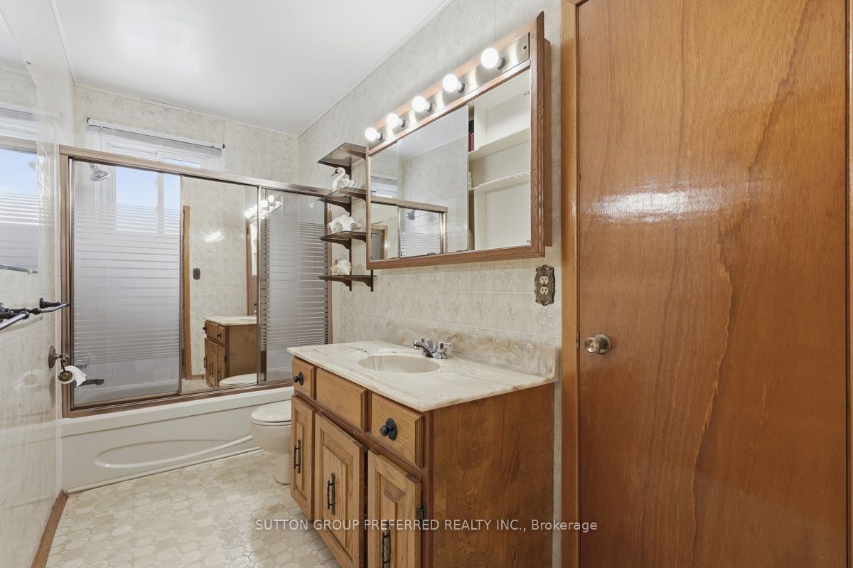 136 Mendip Crescent Property Photo 20