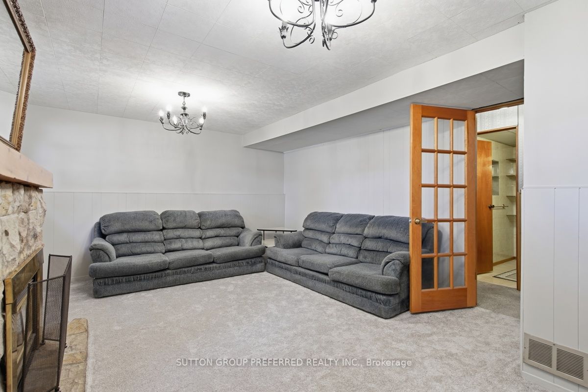 136 Mendip Crescent Property Photo 23