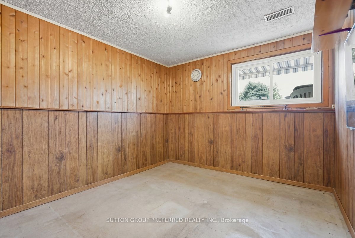 136 Mendip Crescent Property Photo 25
