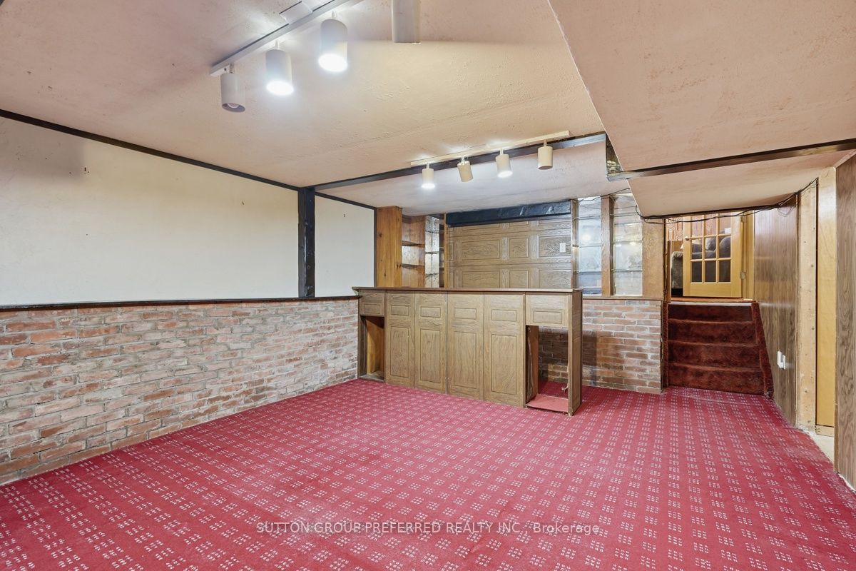 136 Mendip Crescent Property Photo 28