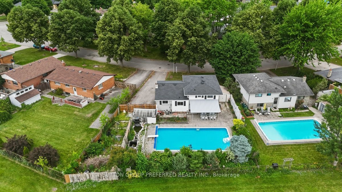 136 Mendip Crescent Property Photo 30