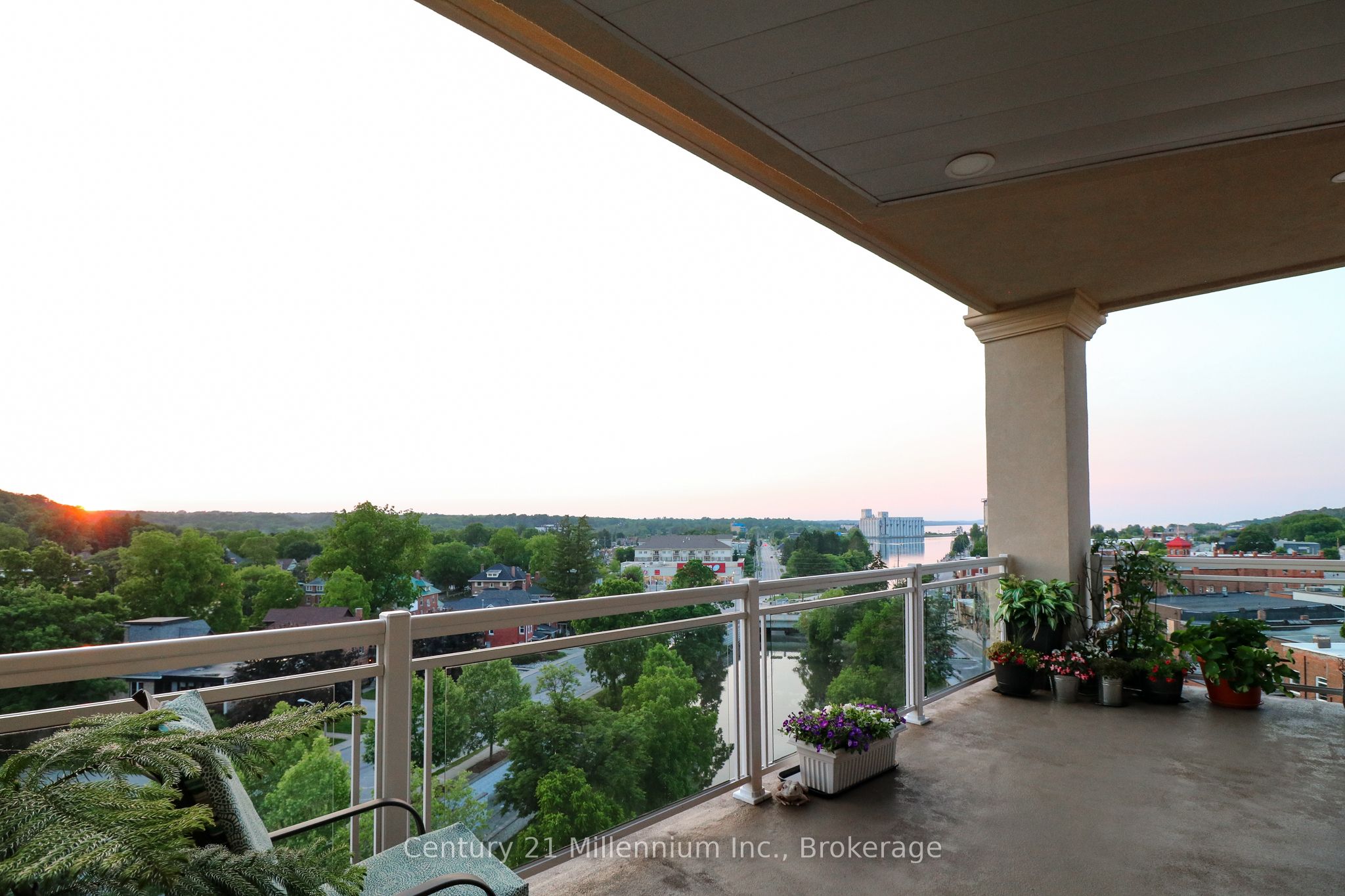 80 9th Street E 604 Property Photo 15