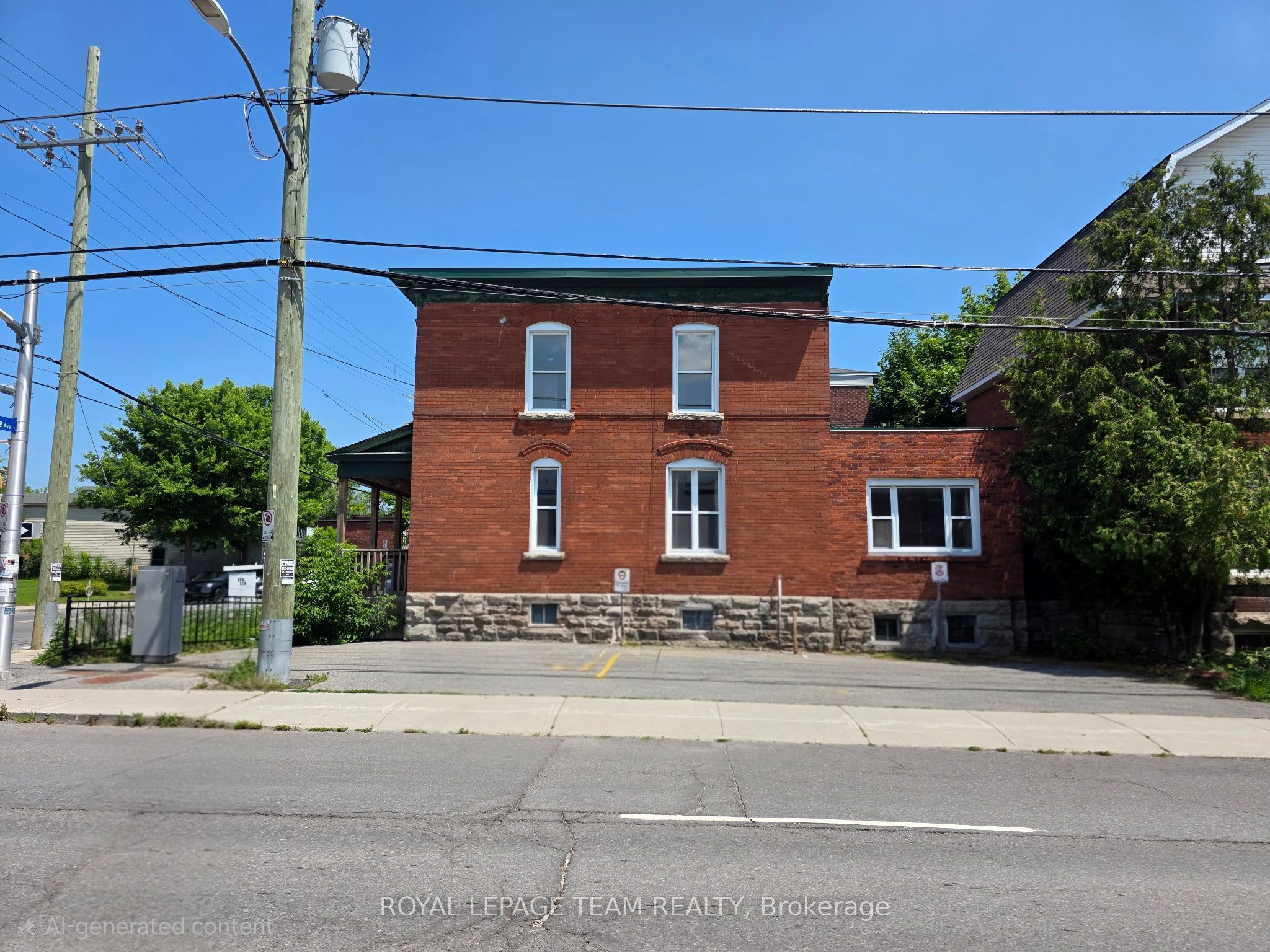 498 Gladstone Avenue Property Photo 4