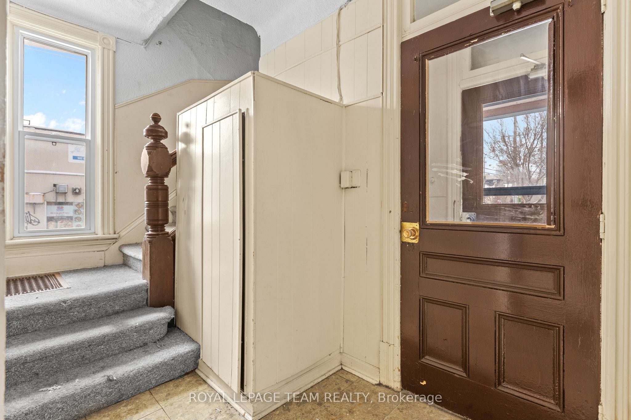 498 Gladstone Avenue Property Photo 5